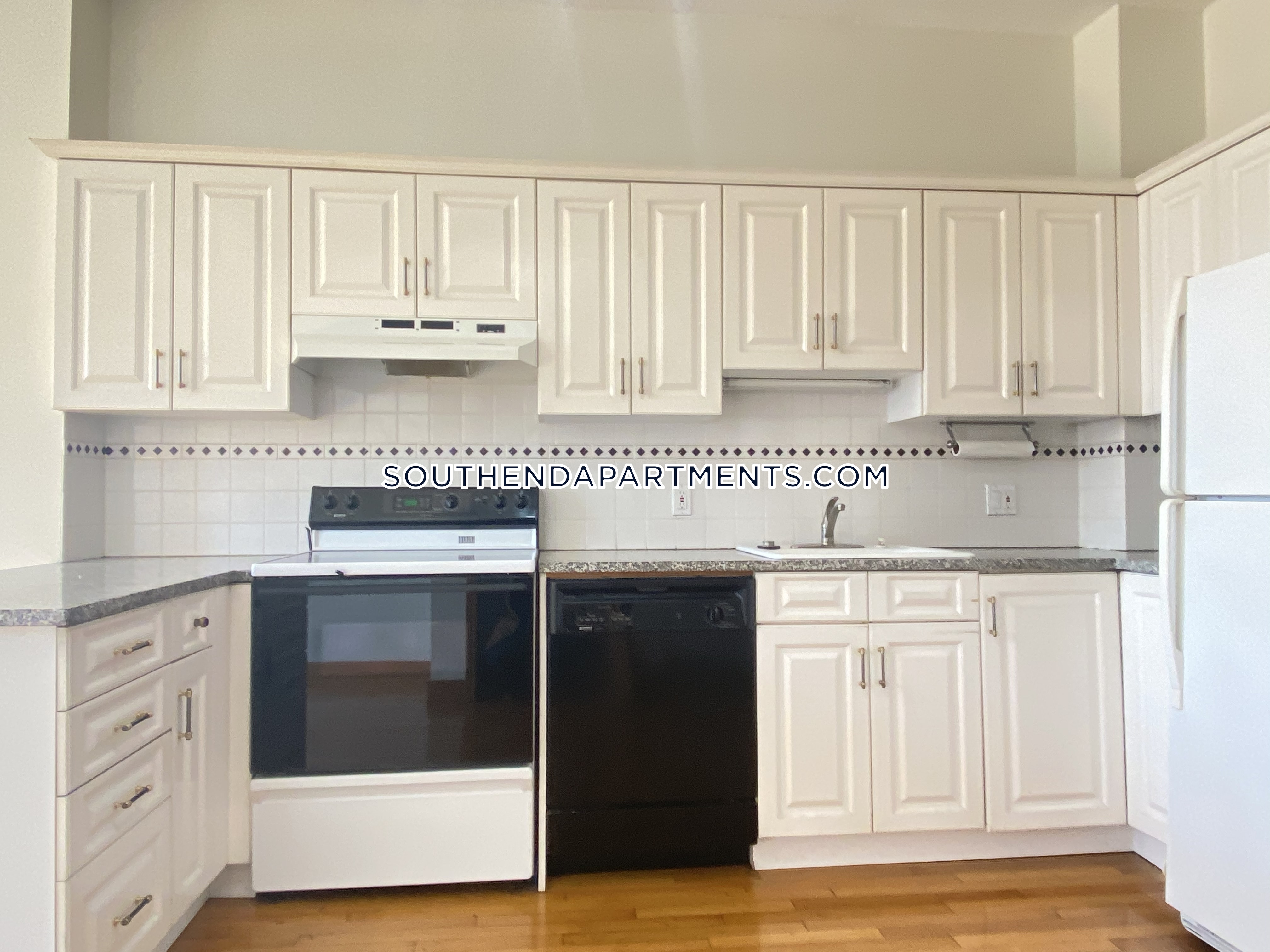 1 bed, 1 bath apartment for rent at 683 Tremont St Unit 1, South End — photo 3 of 7