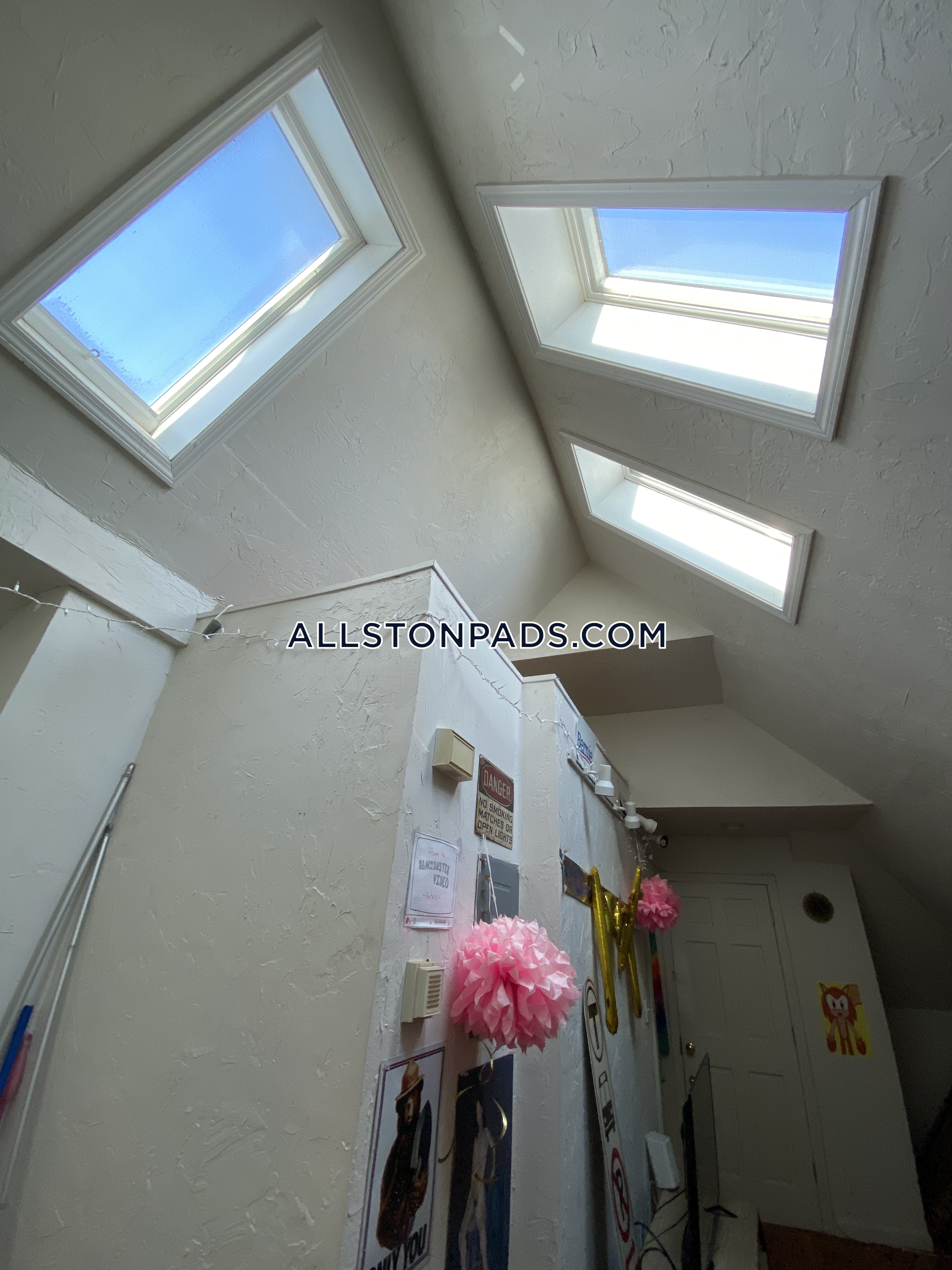 4 bed, 1 bath apartment for rent at 18 Greylock Rd Unit U3, Allston — photo 10 of 21