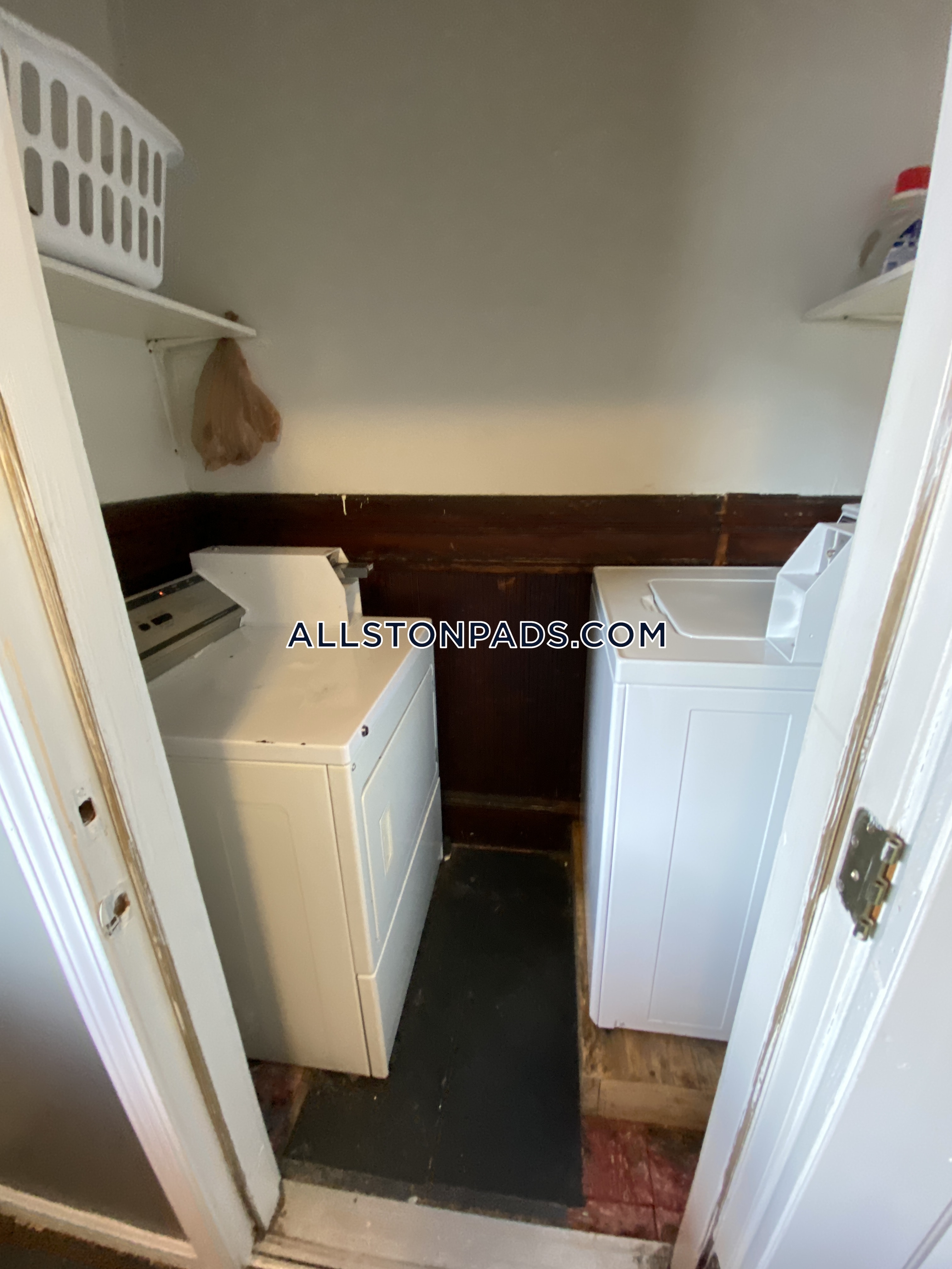 4 bed, 1 bath apartment for rent at 18 Greylock Rd Unit U3, Allston — photo 13 of 21