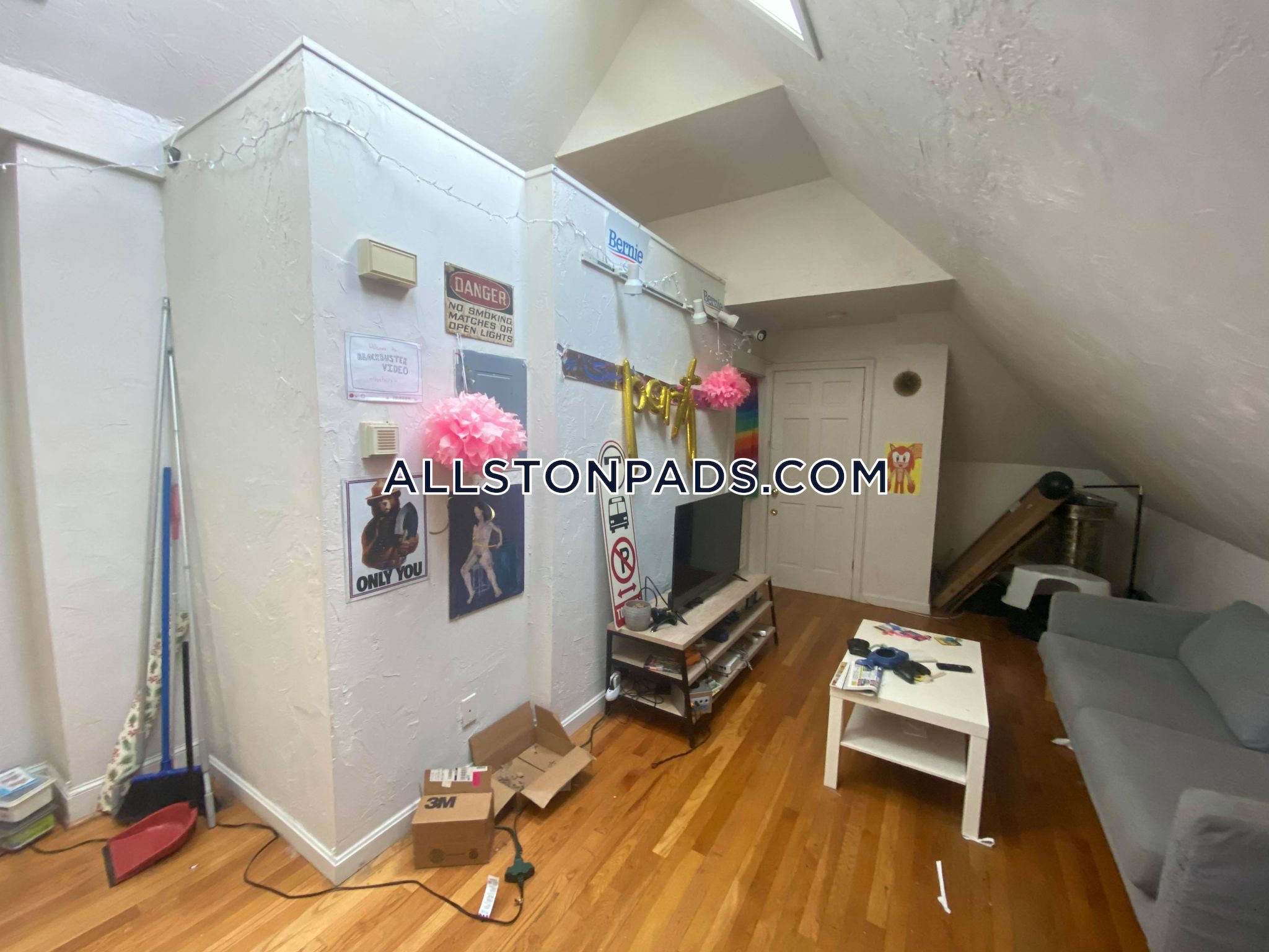 4 bed, 1 bath apartment for rent at 18 Greylock Rd Unit U3, Allston — photo 15 of 21