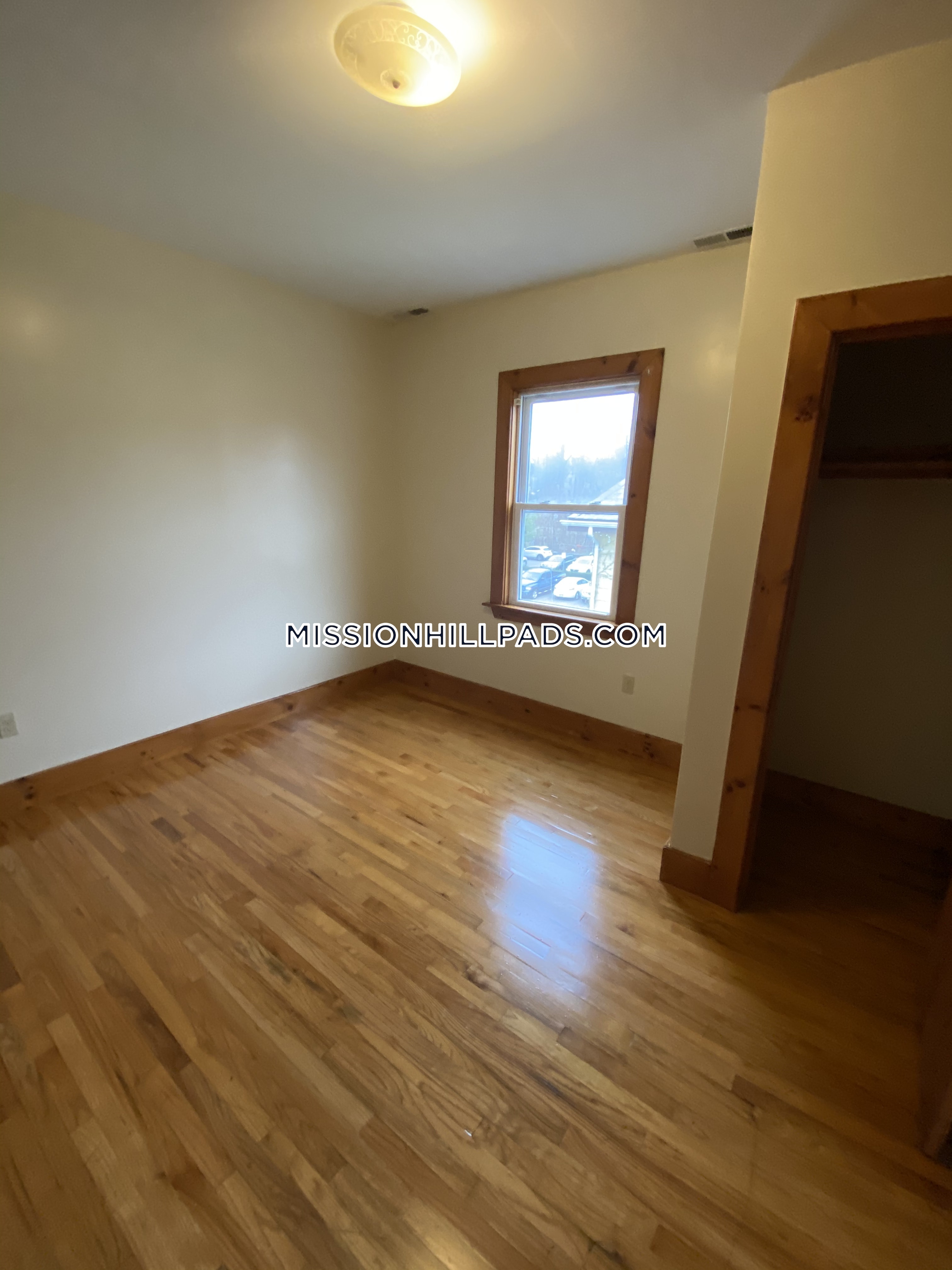 3 bed, 2 bath apartment for rent at 10 Westminster Ave Unit 3, Roxbury — photo 6 of 33
