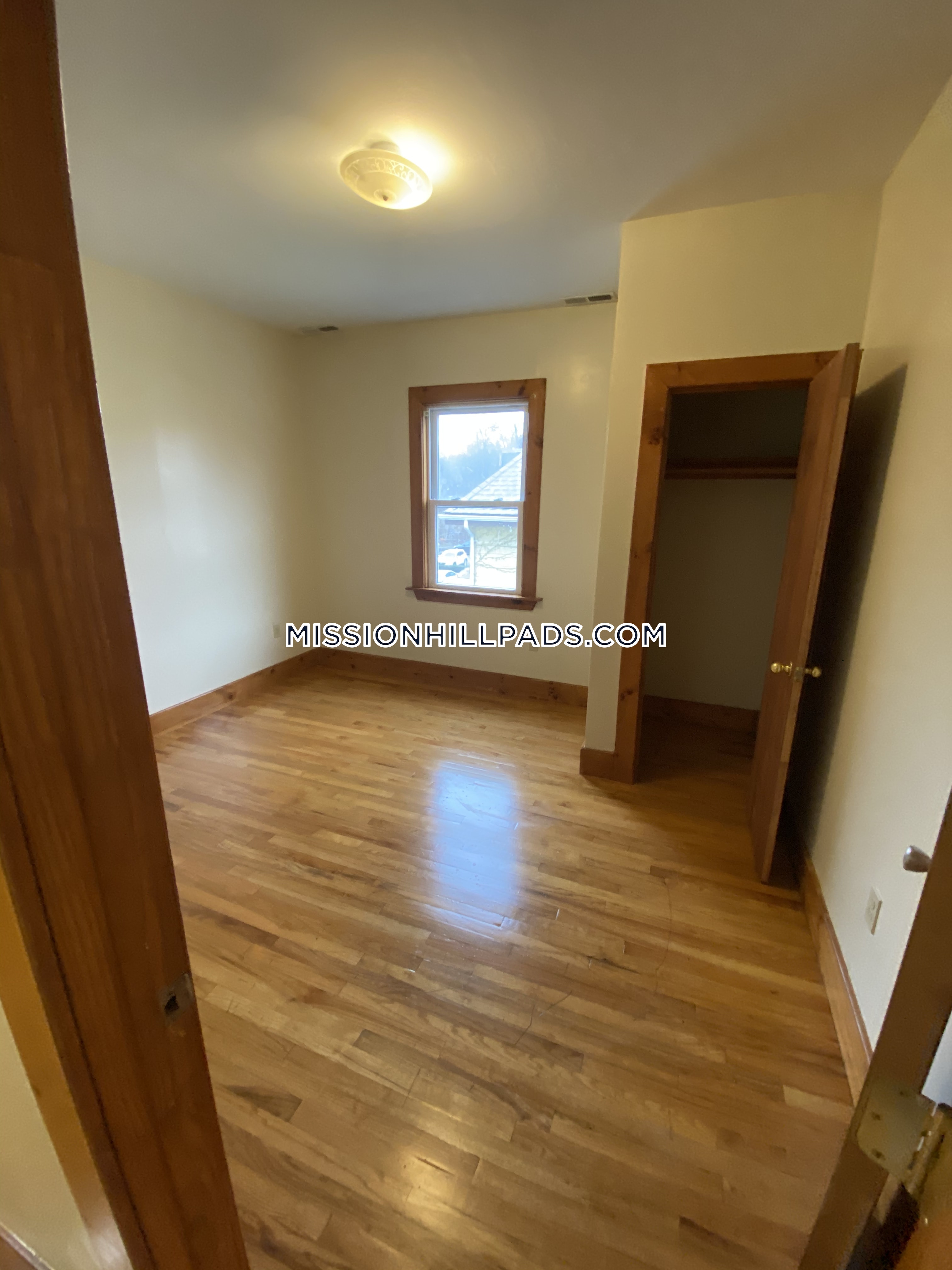 3 bed, 2 bath apartment for rent at 10 Westminster Ave Unit 3, Roxbury — photo 11 of 33