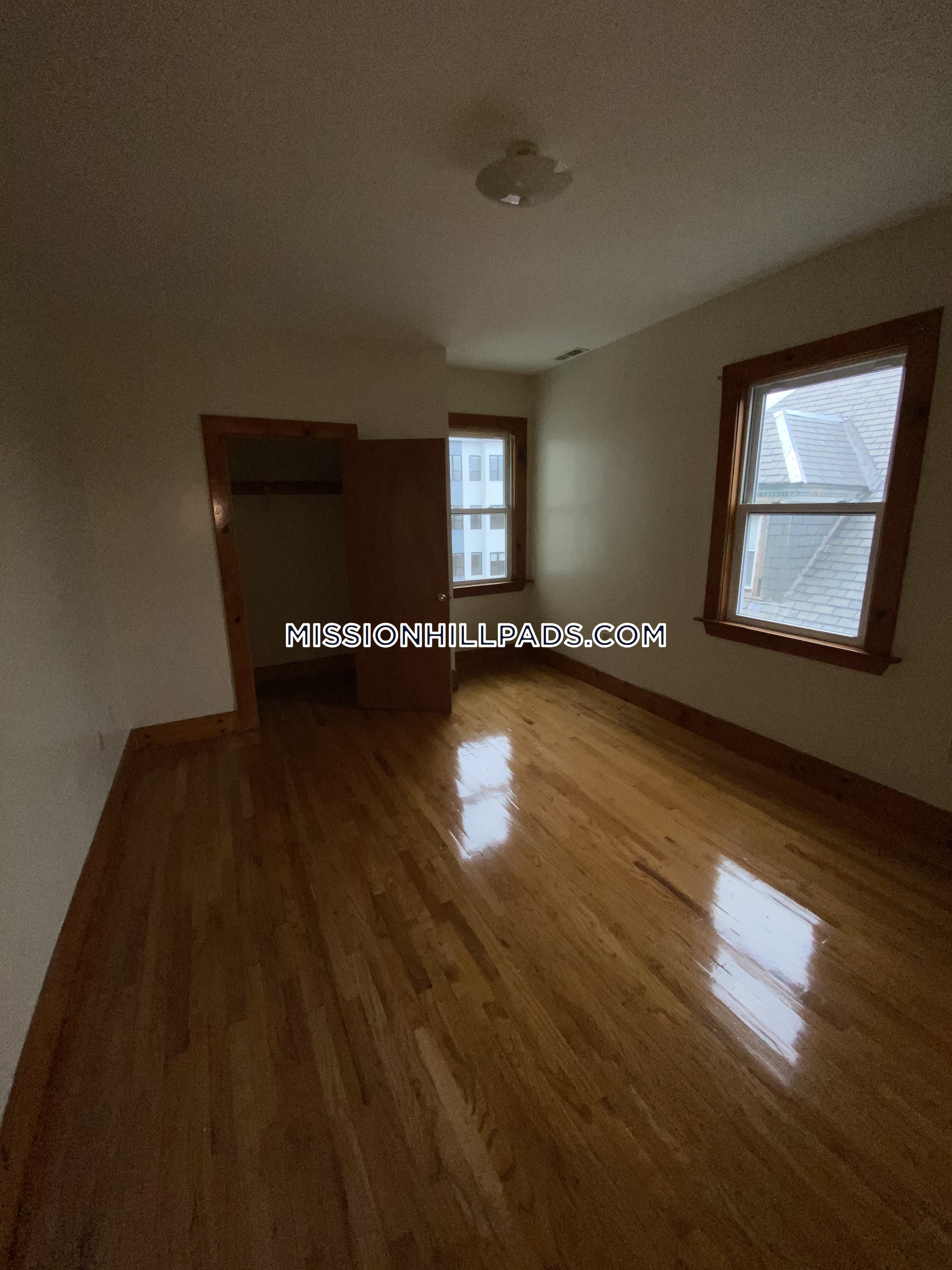 3 bed, 2 bath apartment for rent at 10 Westminster Ave Unit 3, Roxbury — photo 17 of 33