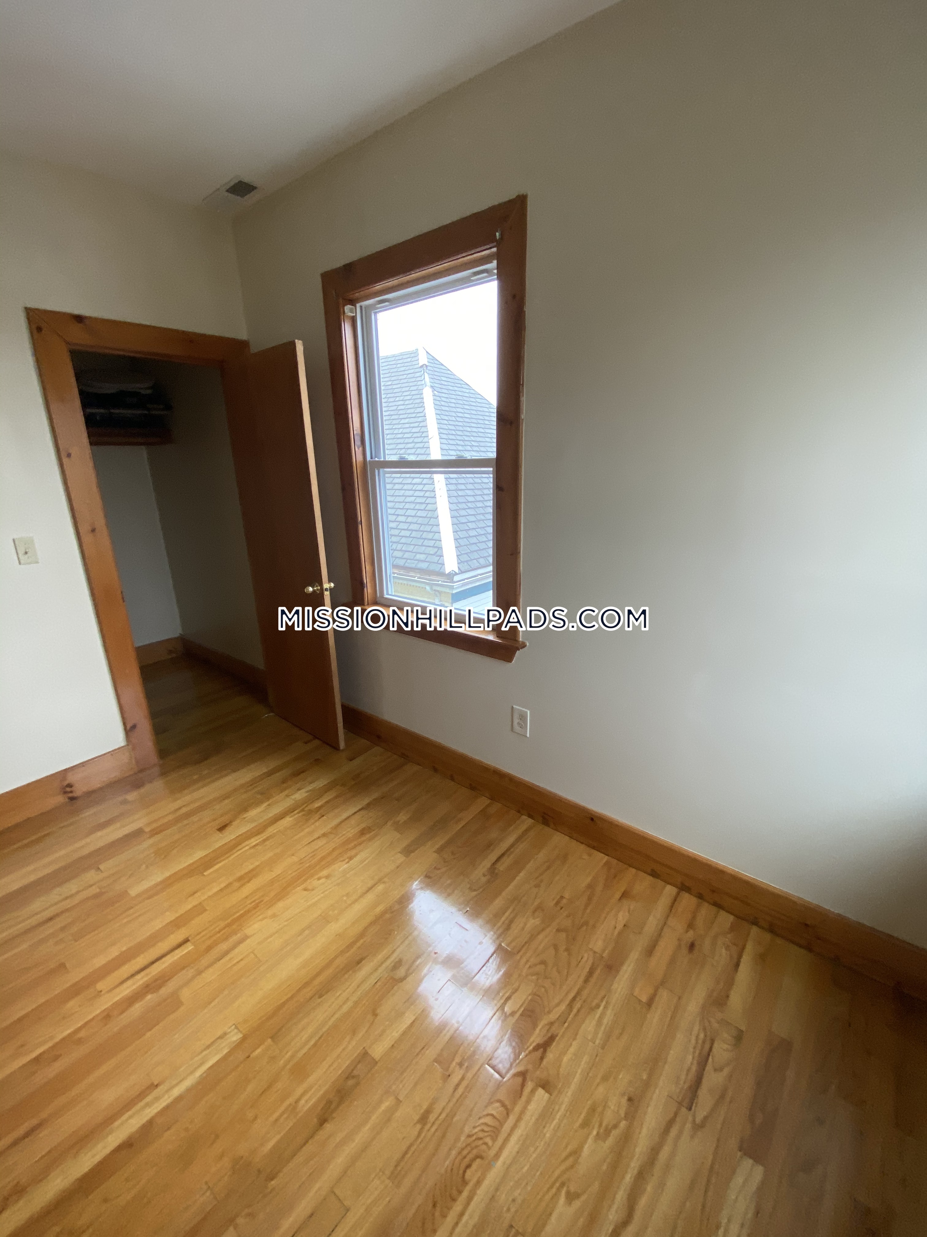 3 bed, 2 bath apartment for rent at 10 Westminster Ave Unit 3, Roxbury — photo 26 of 33