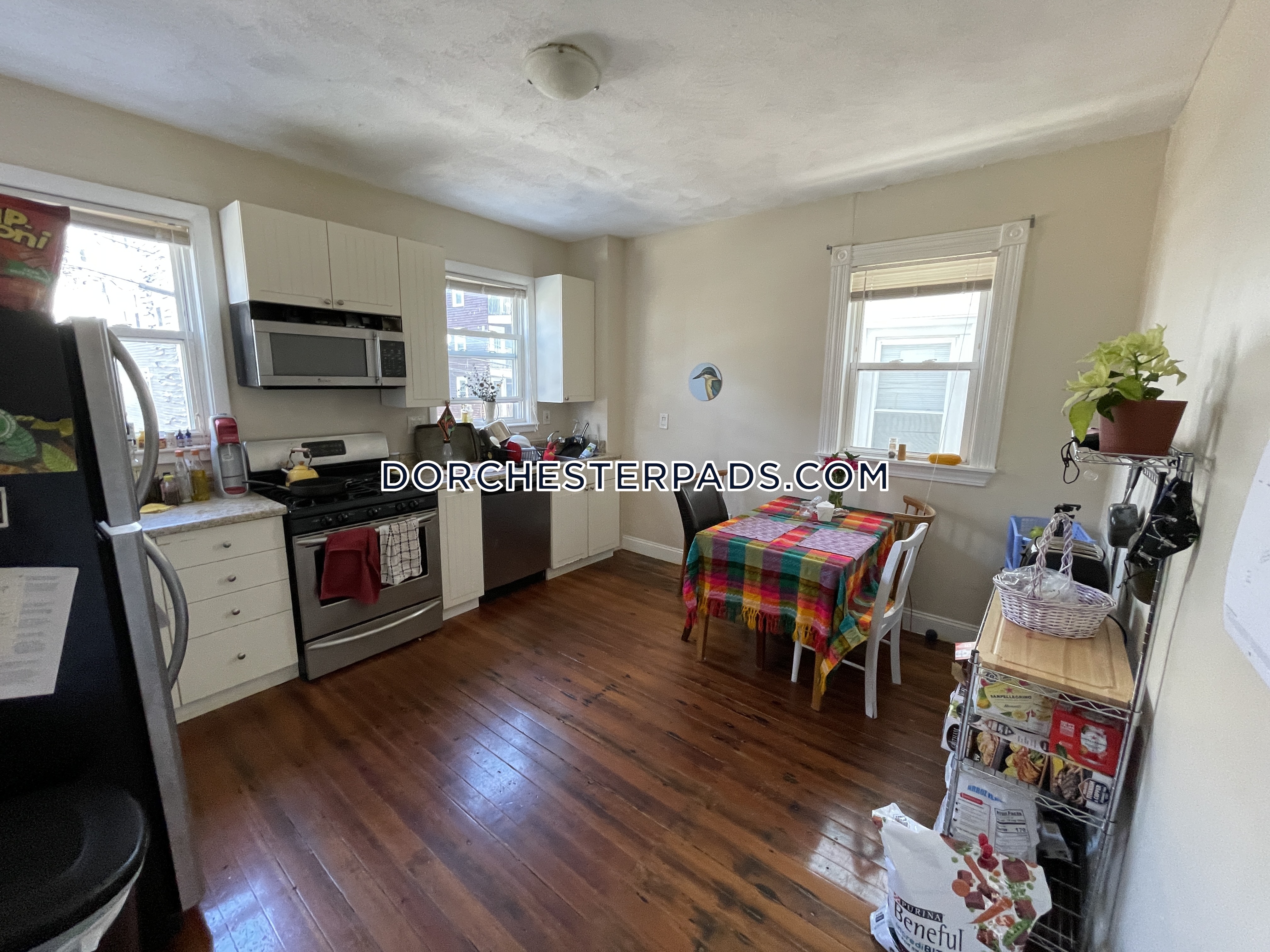 3 bed, 1 bath apartment for rent at 70 Romsey St Unit 2, Dorchester — photo 3 of 15
