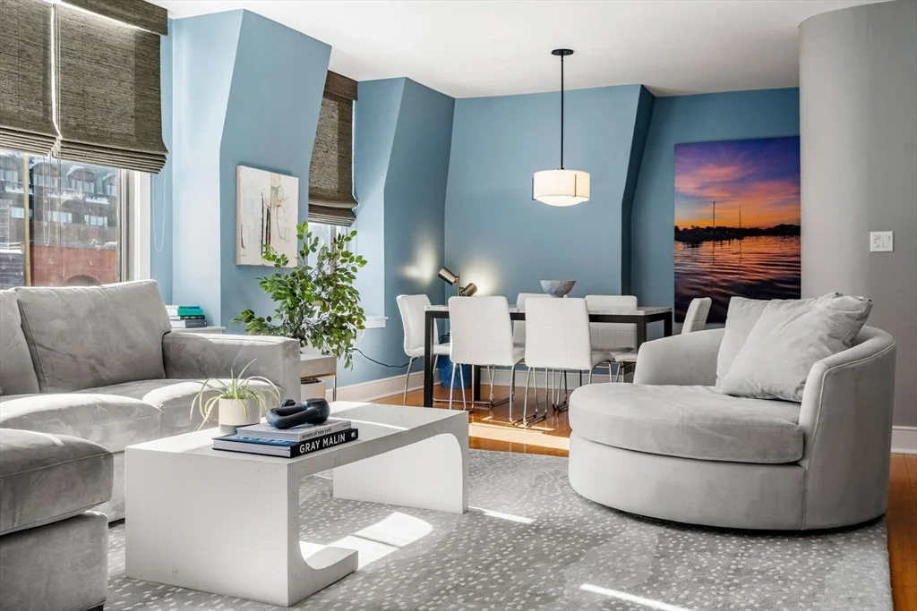 201 Newbury St, Back Bay