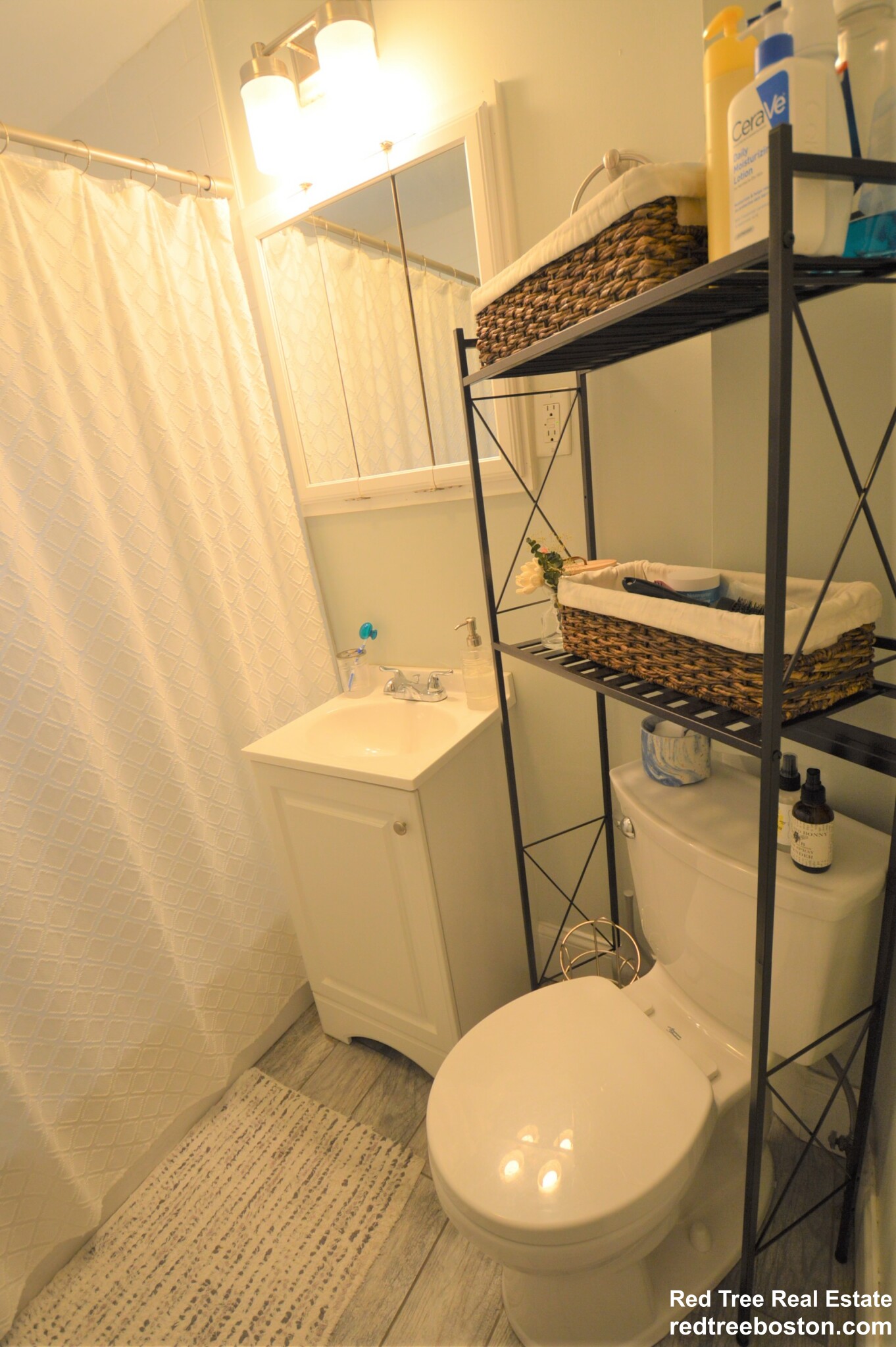 14 Breck Ave, Oak Square