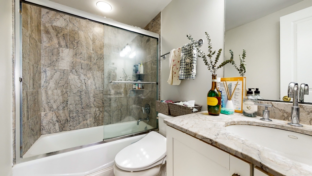 8-10 Museum Way, East Cambridge