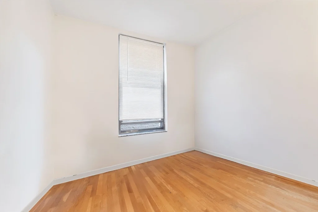 5 N Margin St, North End