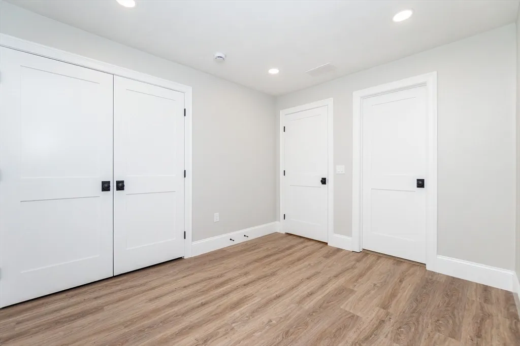 20 Sheridan Ave, Medford