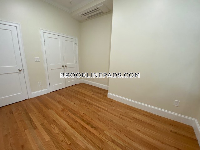 4 bed, 4+ bath apartment for rent at 12 Harris St Unit 1, Coolidge Corner — photo 26 of 41