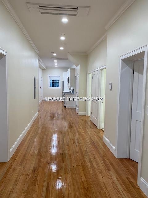 4 bed, 4+ bath apartment for rent at 12 Harris St Unit 1, Coolidge Corner — photo 27 of 41