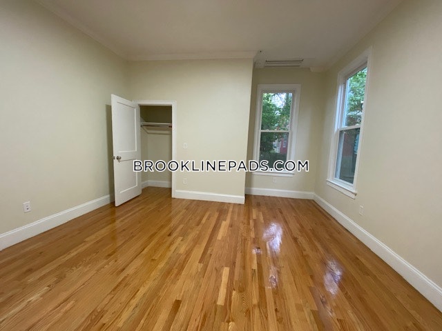 4 bed, 4+ bath apartment for rent at 12 Harris St Unit 1, Coolidge Corner — photo 29 of 41