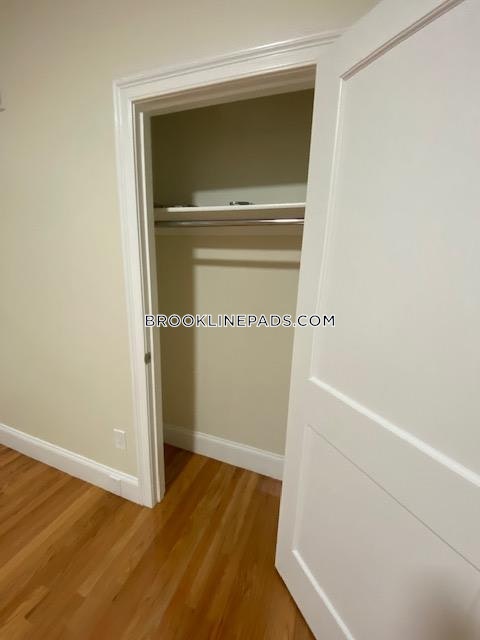 4 bed, 4+ bath apartment for rent at 12 Harris St Unit 1, Coolidge Corner — photo 30 of 41