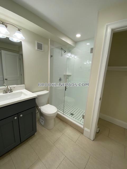 4 bed, 4+ bath apartment for rent at 12 Harris St Unit 1, Coolidge Corner — photo 40 of 41