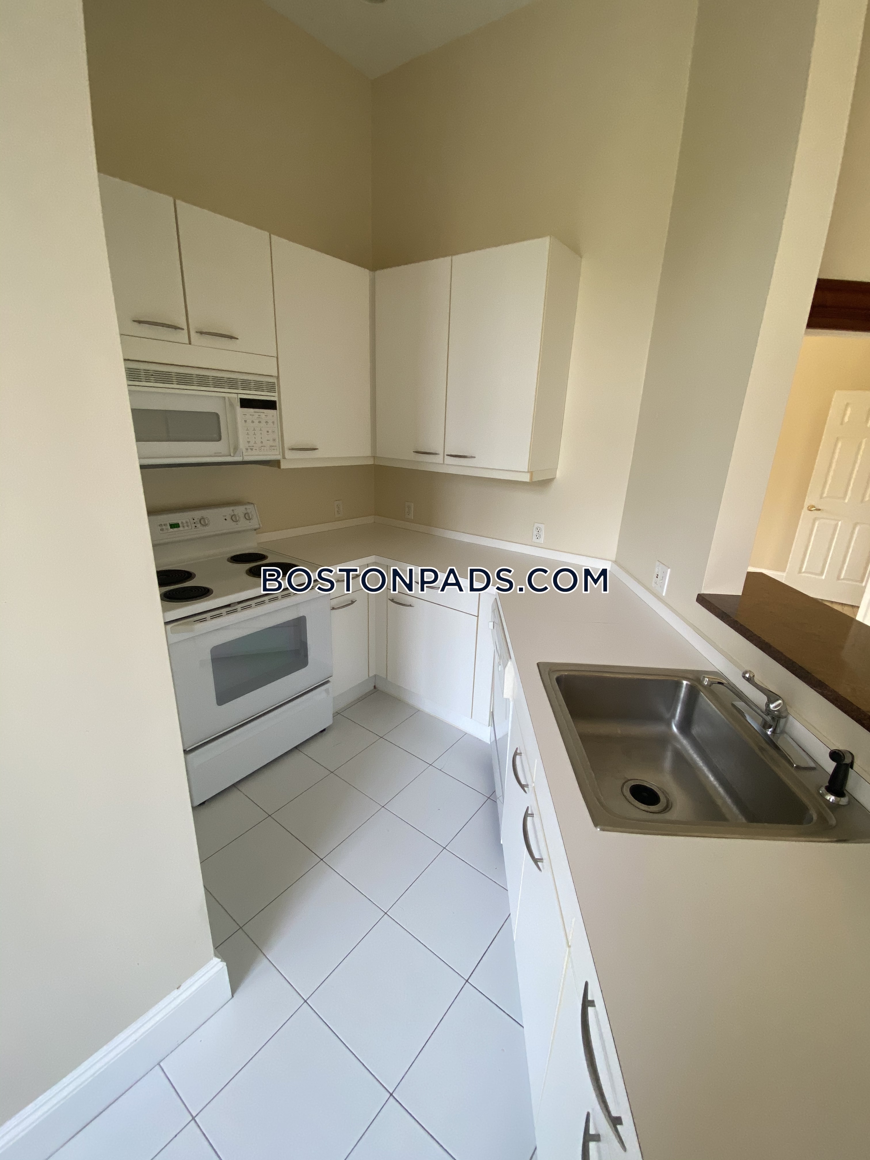 1 bed, 1 bath apartment for rent at 108 Richmond St Unit 7, North End — photo 4 of 35