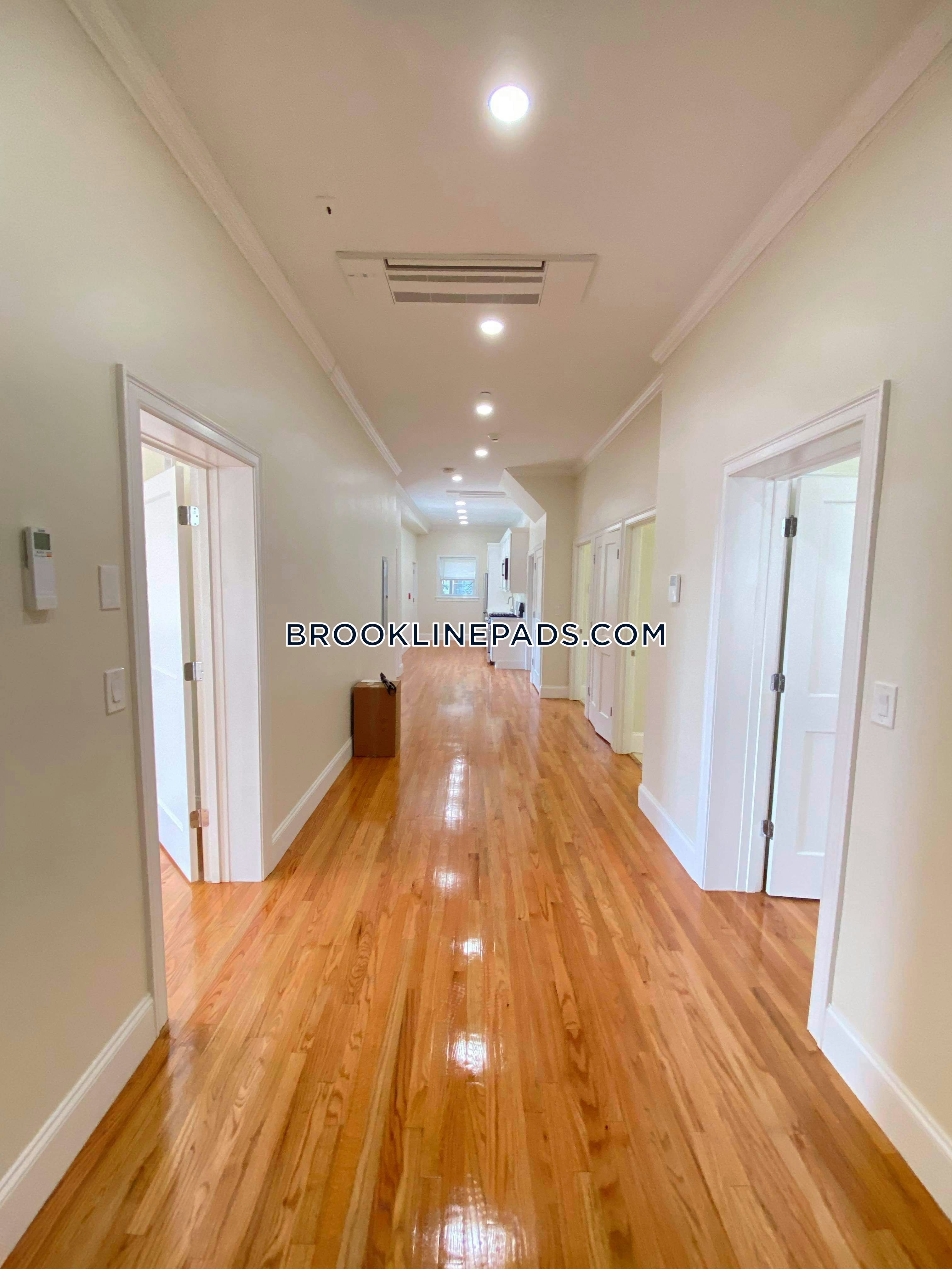 4 bed, 4+ bath apartment for rent at 12 Harris St Unit 1, Coolidge Corner — photo 7 of 41