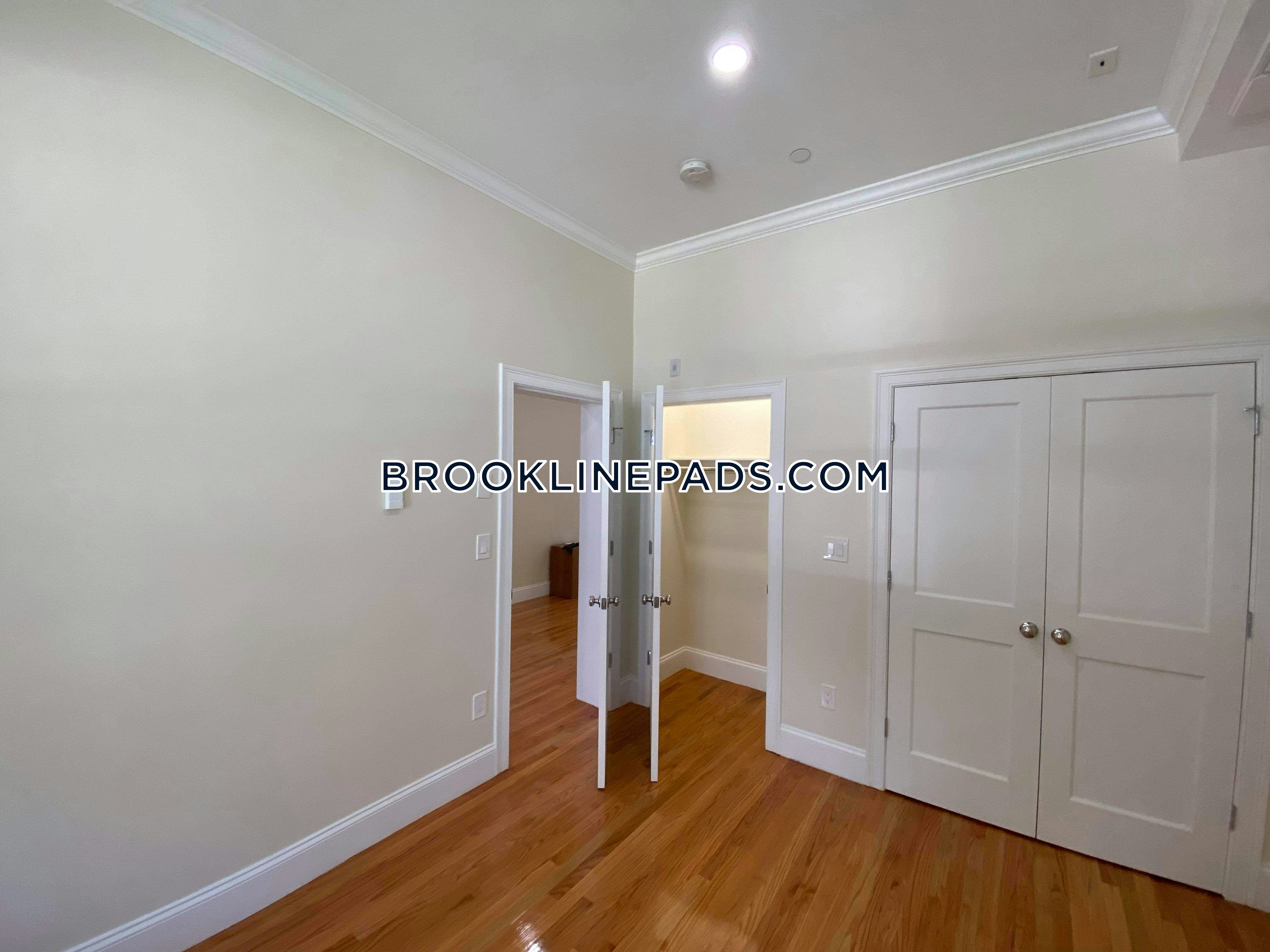 4 bed, 4+ bath apartment for rent at 12 Harris St Unit 1, Coolidge Corner — photo 9 of 41