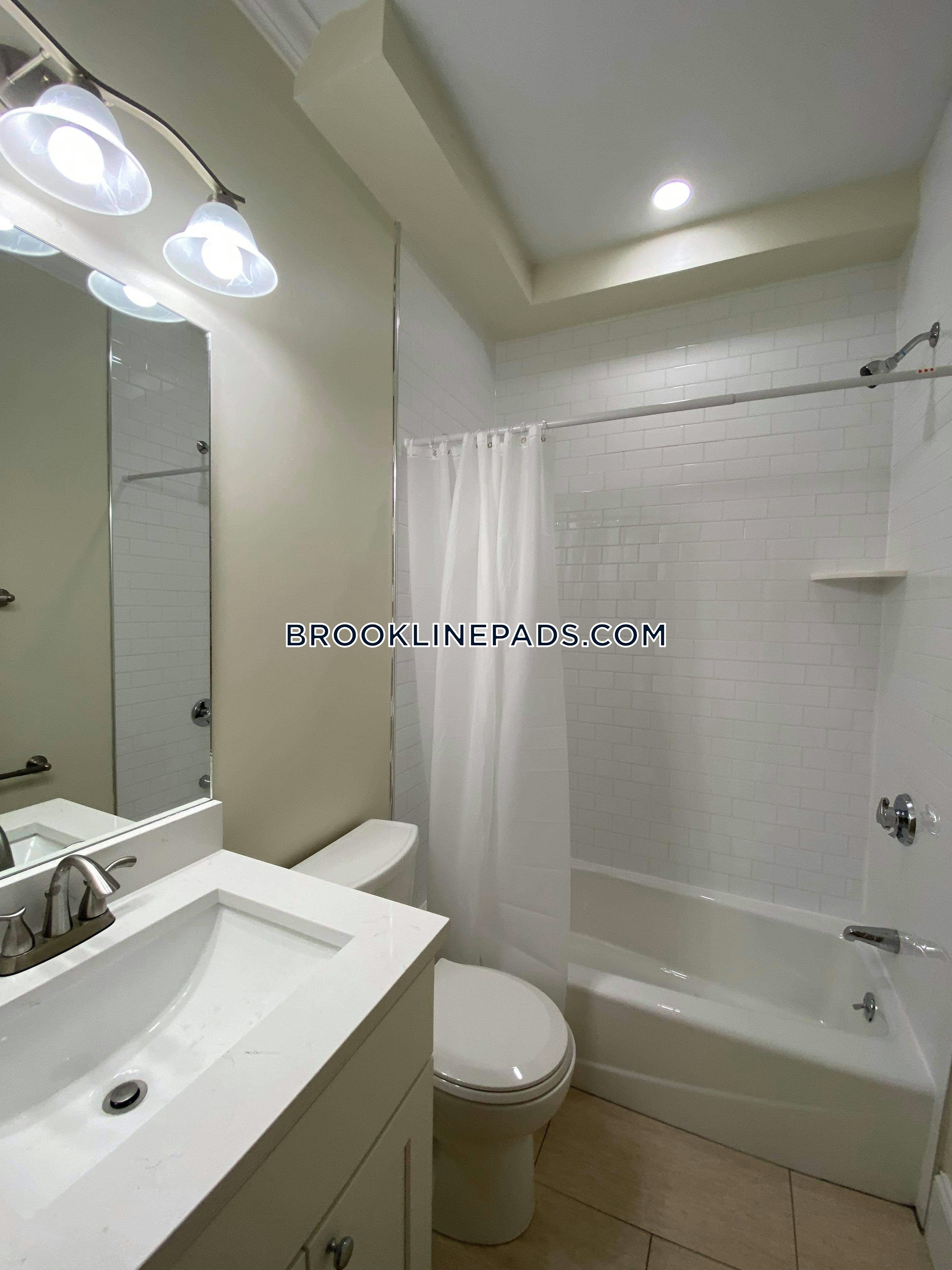 4 bed, 4+ bath apartment for rent at 12 Harris St Unit 1, Coolidge Corner — photo 38 of 41