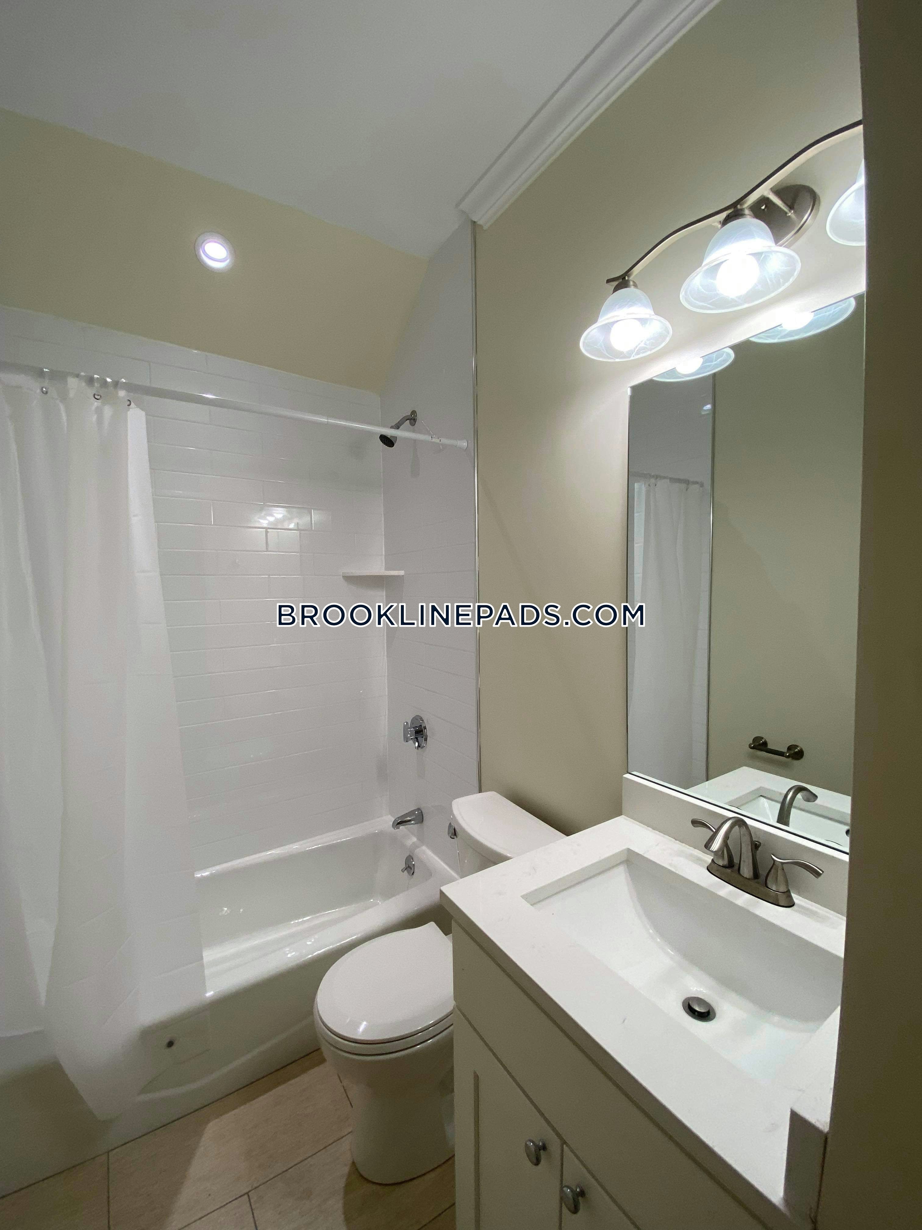 4 bed, 4+ bath apartment for rent at 12 Harris St Unit 1, Coolidge Corner — photo 39 of 41