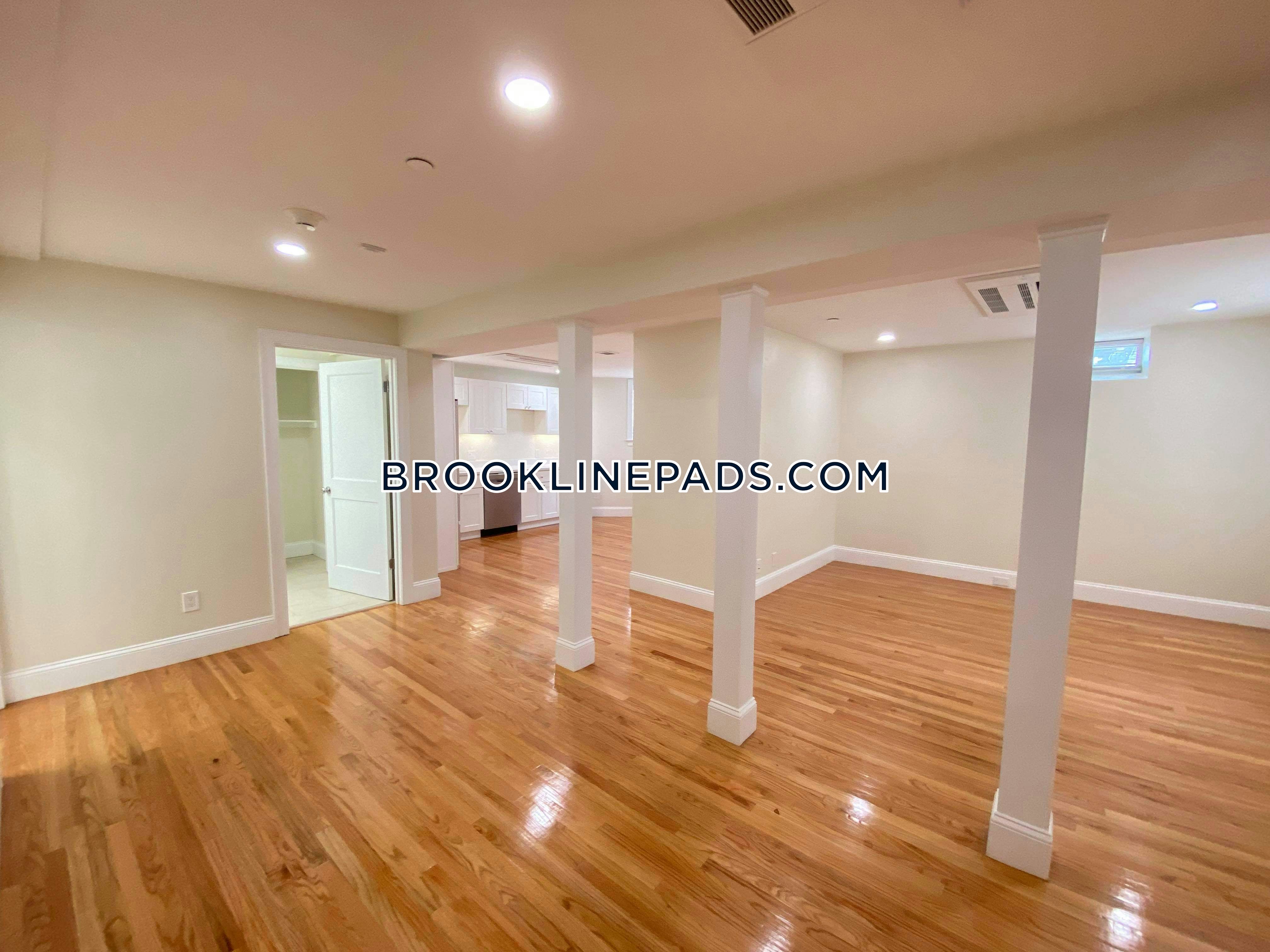 4 bed, 4+ bath apartment for rent at 12 Harris St Unit 1, Coolidge Corner — photo 10 of 41