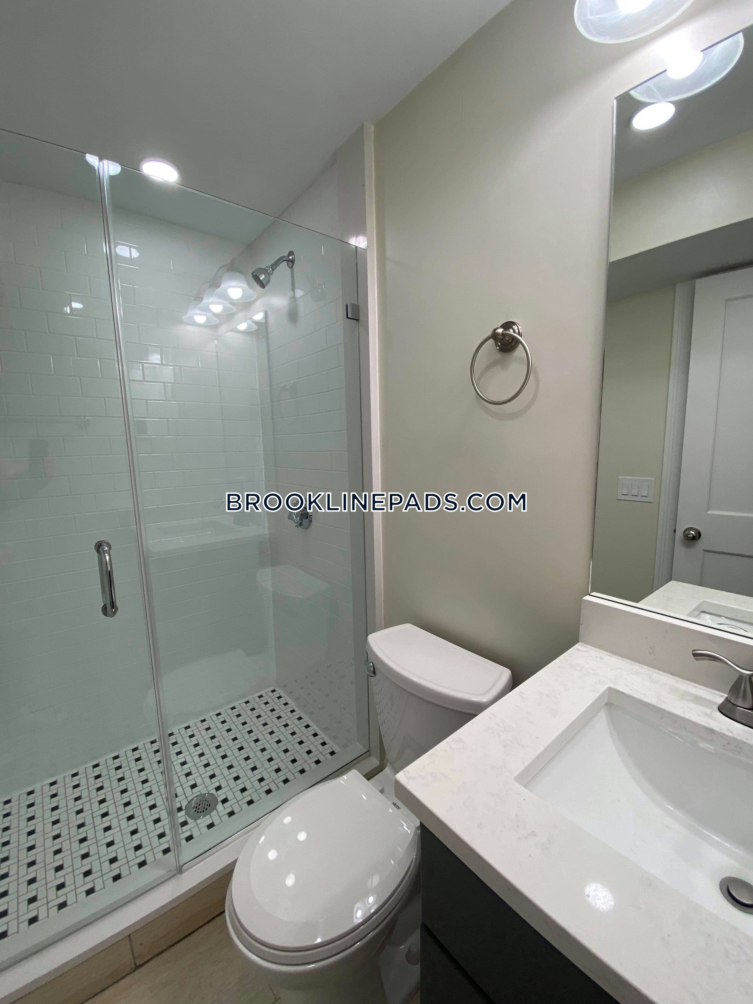 4 bed, 4+ bath apartment for rent at 12 Harris St Unit 1, Coolidge Corner — photo 37 of 41
