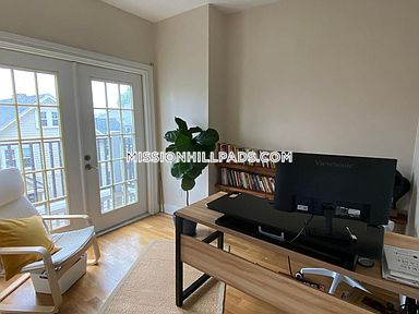 2 bed, 1 bath apartment for rent at 176 Hillside St Unit 201, Mission Hill — photo 5 of 15