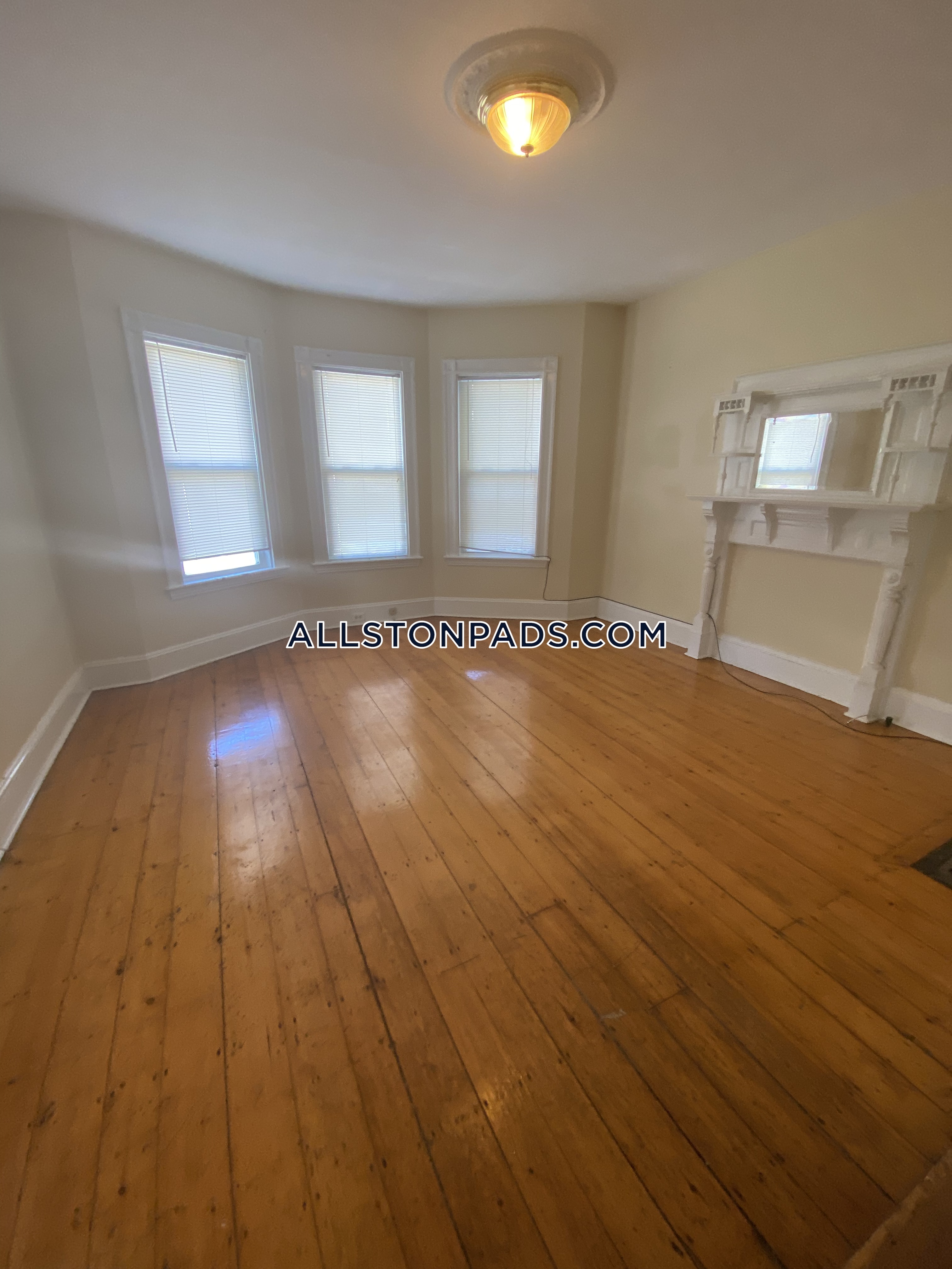 6 bed, 3 bath apartment for rent at 2 Alcott St Unit House, Allston — photo 6 of 28