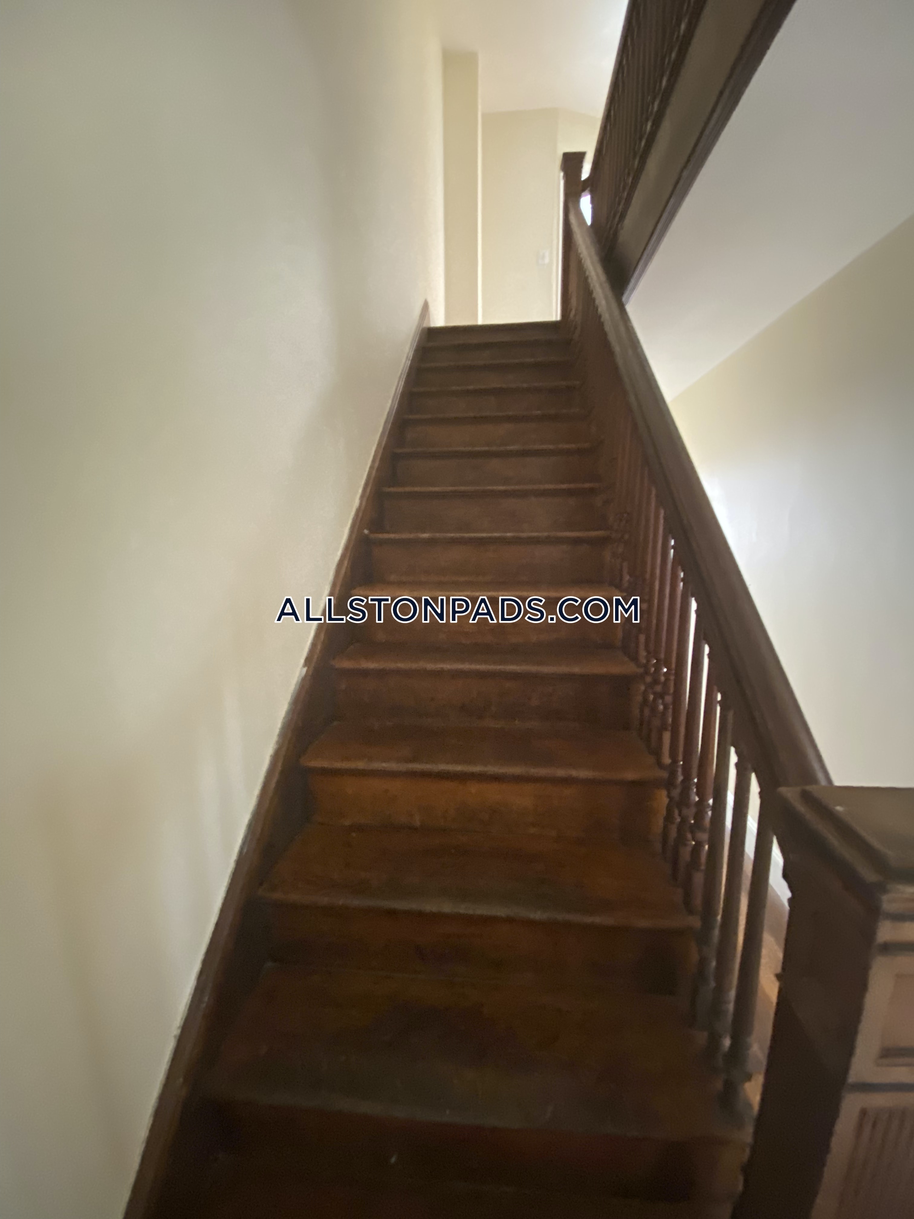 6 bed, 3 bath apartment for rent at 2 Alcott St Unit House, Allston — photo 2 of 28