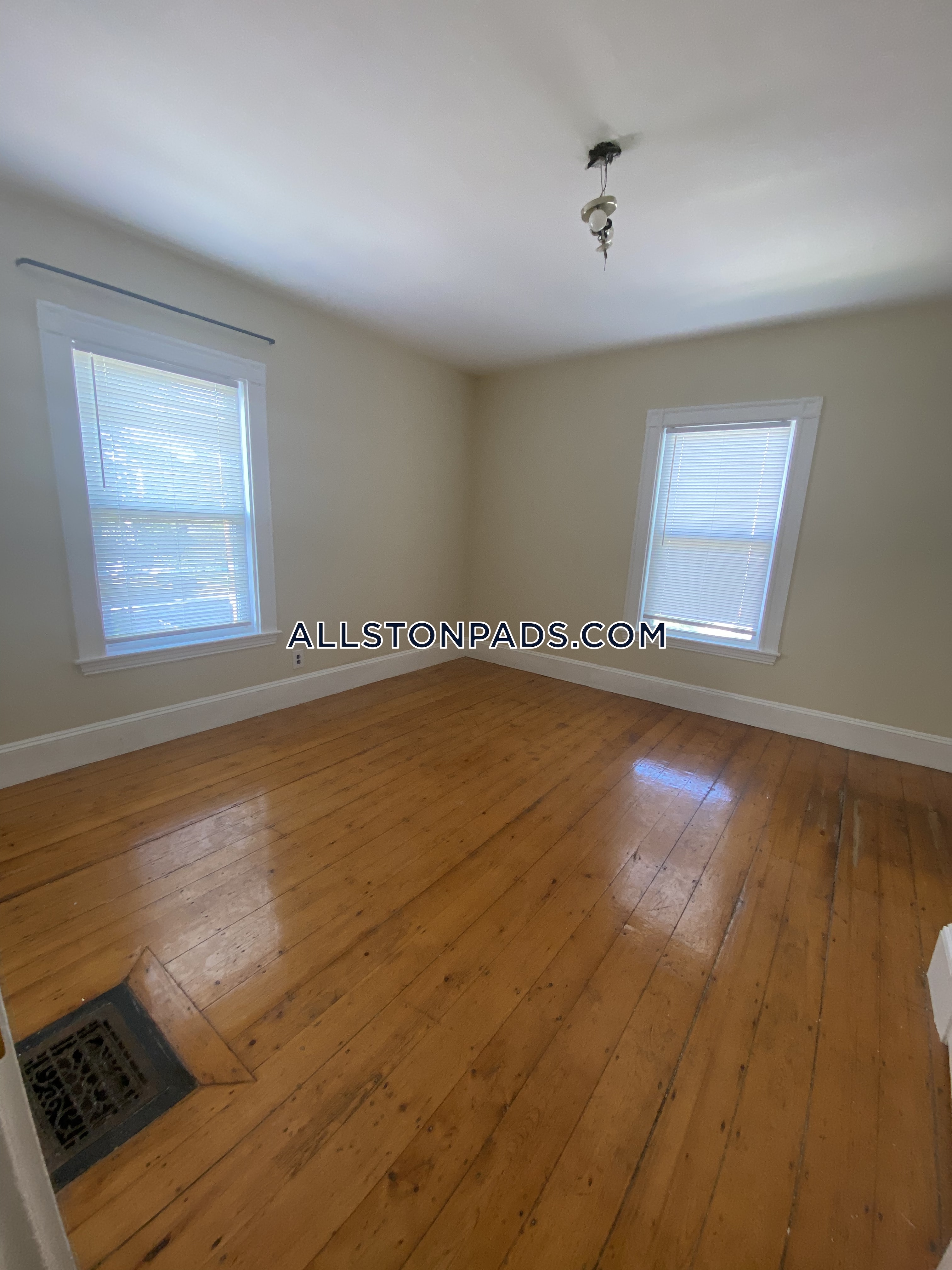 6 bed, 3 bath apartment for rent at 2 Alcott St Unit House, Allston — photo 5 of 28