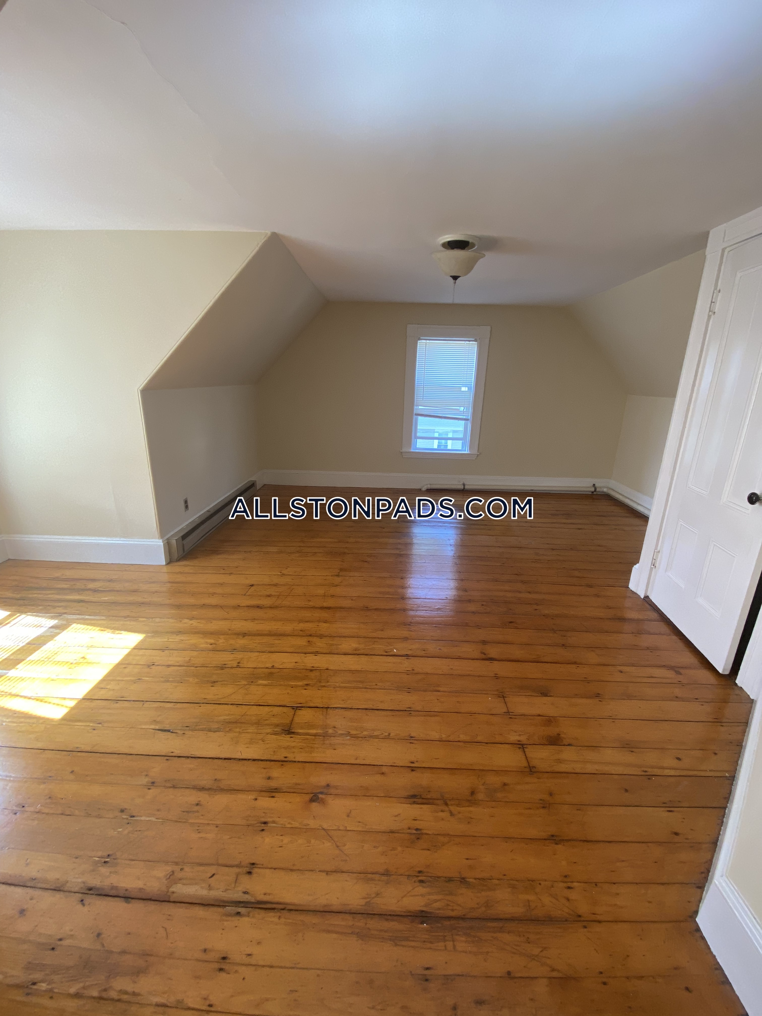6 bed, 3 bath apartment for rent at 2 Alcott St Unit House, Allston — photo 16 of 28