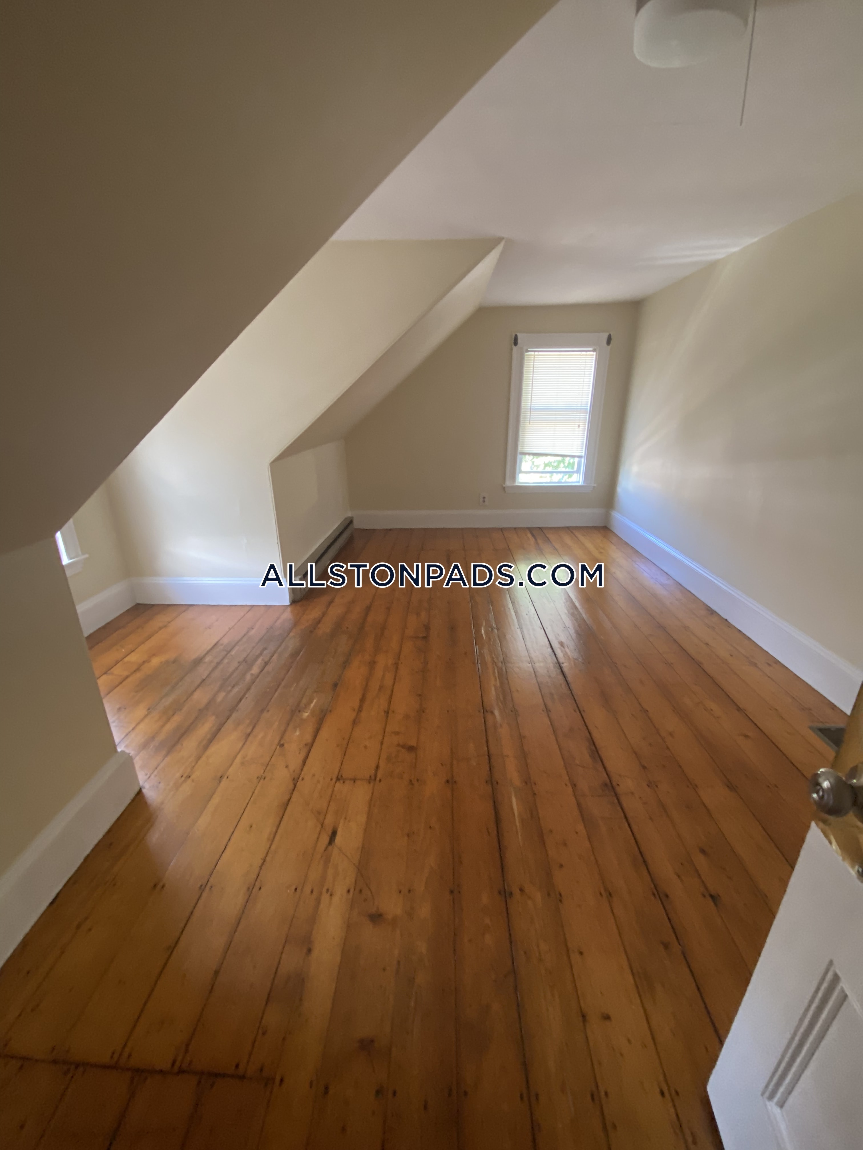 6 bed, 3 bath apartment for rent at 2 Alcott St Unit House, Allston — photo 13 of 28