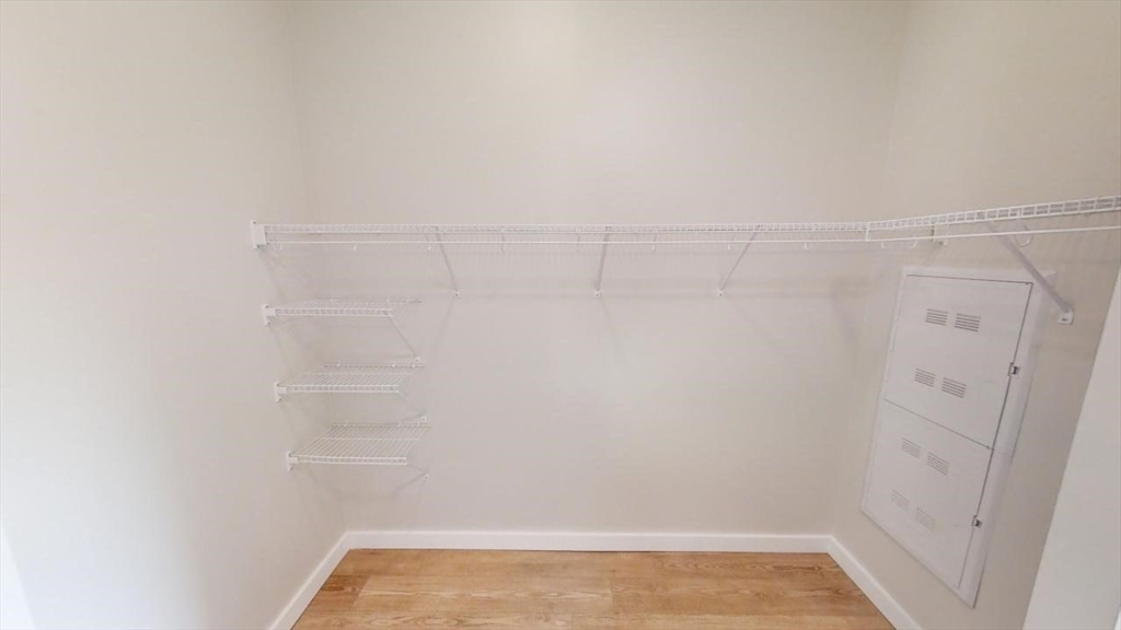 20 4th Ave, Burlington