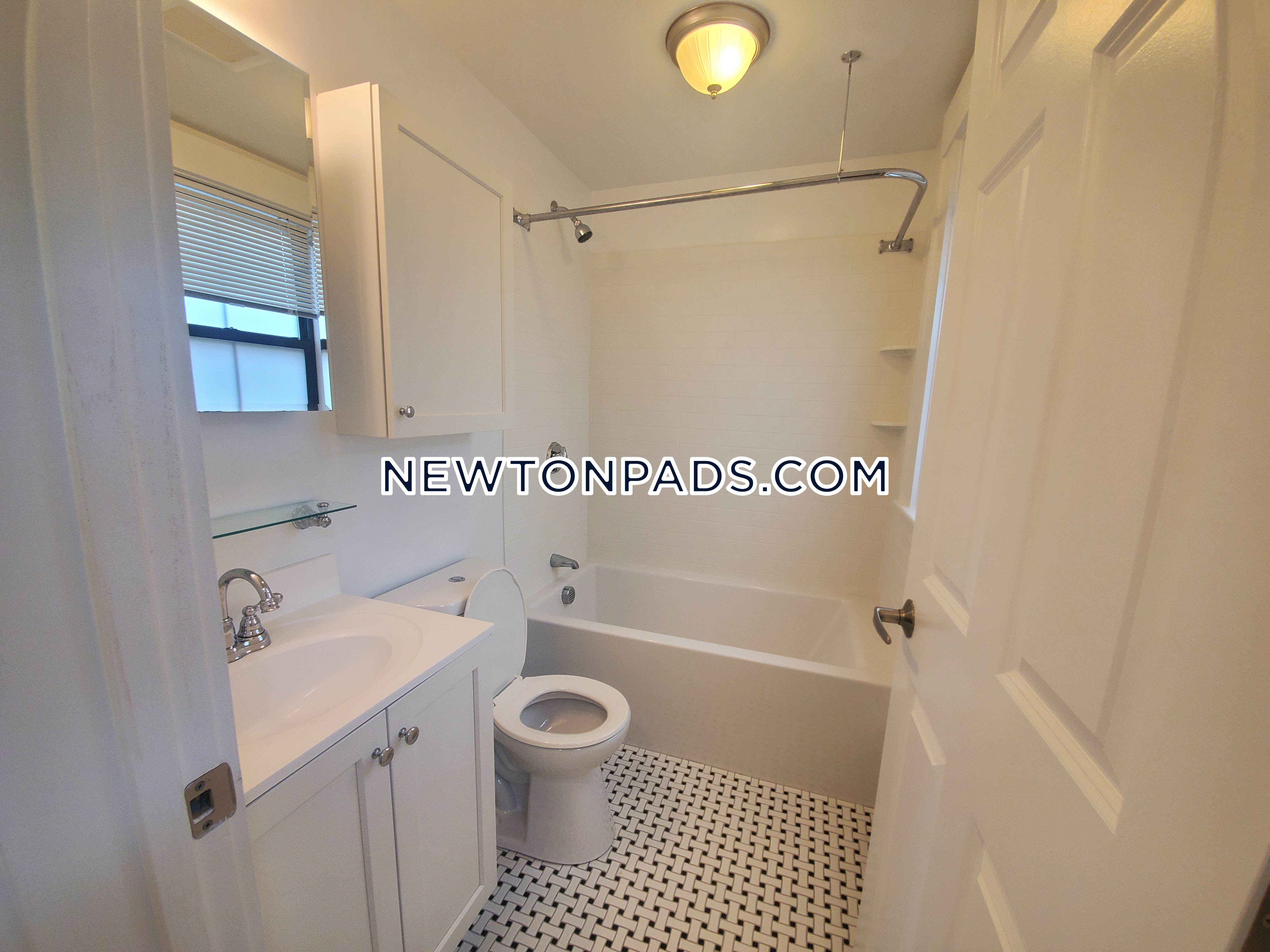 1 bed, 1 bath apartment for rent at 219 Commonwealth Ave Unit 36, Newton — photo 11 of 12