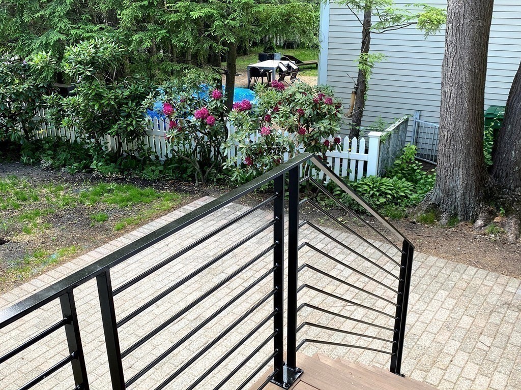 6 Surrey Rd, Newtonville