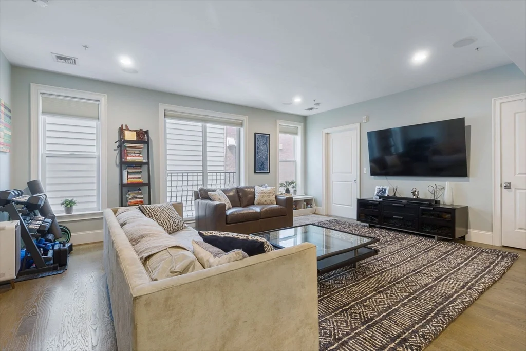 111 B St, South Boston