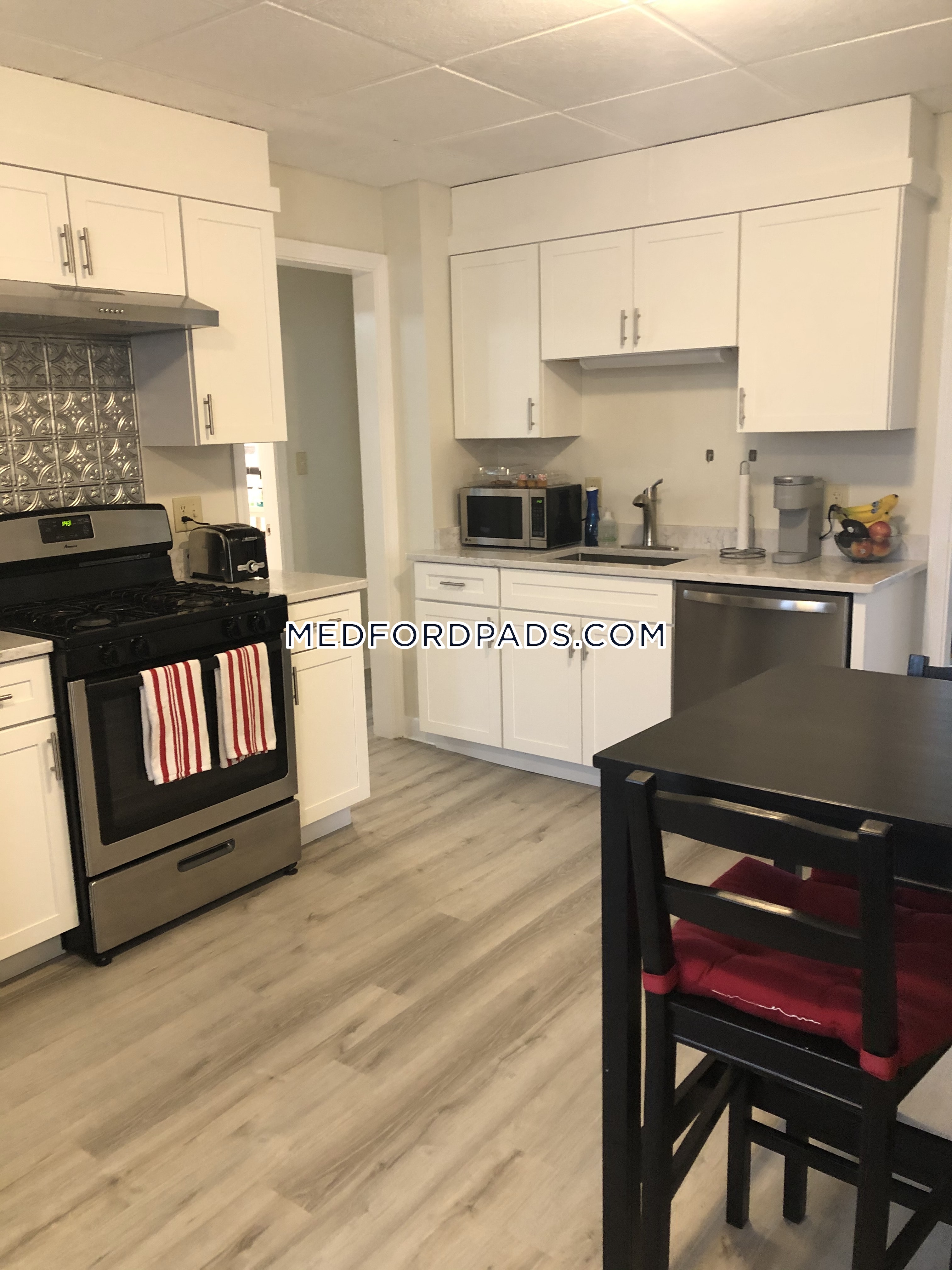 4 bed, 1 bath apartment for rent at 77 Lynman Ave Unit 2, Tufts University — photo 8 of 31