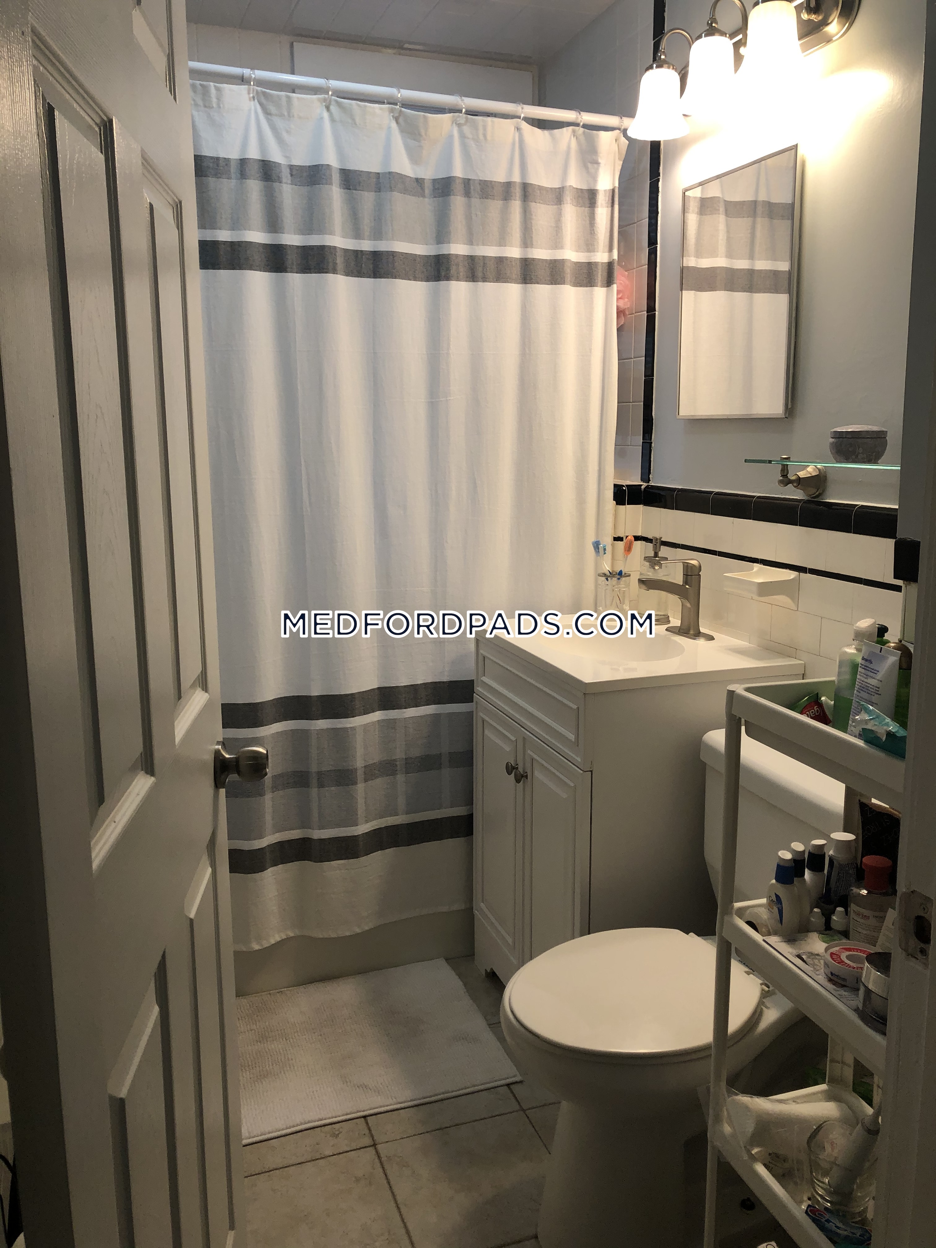 4 bed, 1 bath apartment for rent at 77 Lynman Ave Unit 2, Tufts University — photo 29 of 31