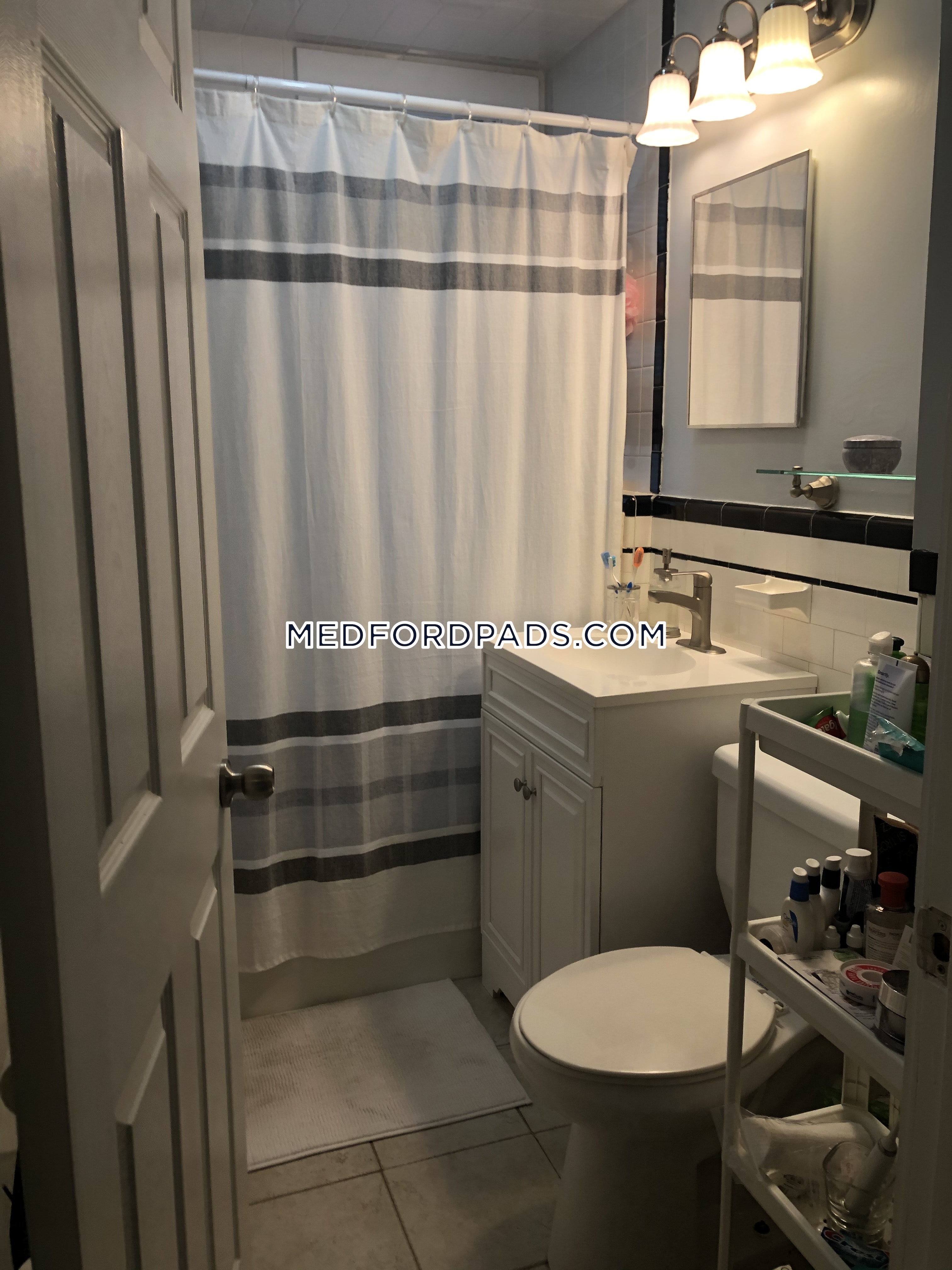 4 bed, 1 bath apartment for rent at 77 Lynman Ave Unit 2, Tufts University — photo 30 of 31