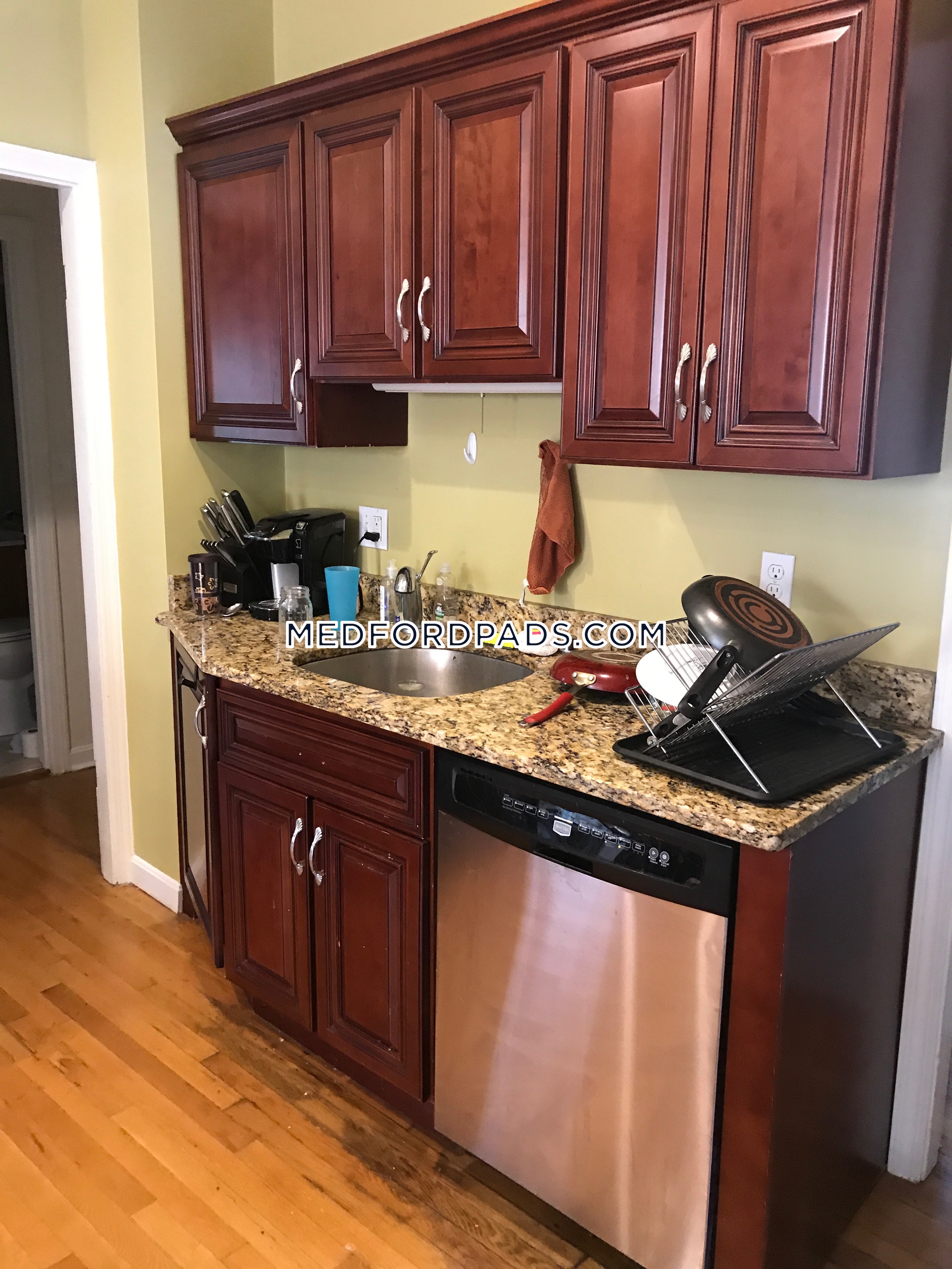 3 bed, 2 bath apartment for rent at 79 Lyman Ave Unit 3, Tufts University — photo 3 of 7