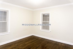 2 bed, 1 bath apartment for rent at 26 School St Unit 2, Roxbury — photo 6 of 15