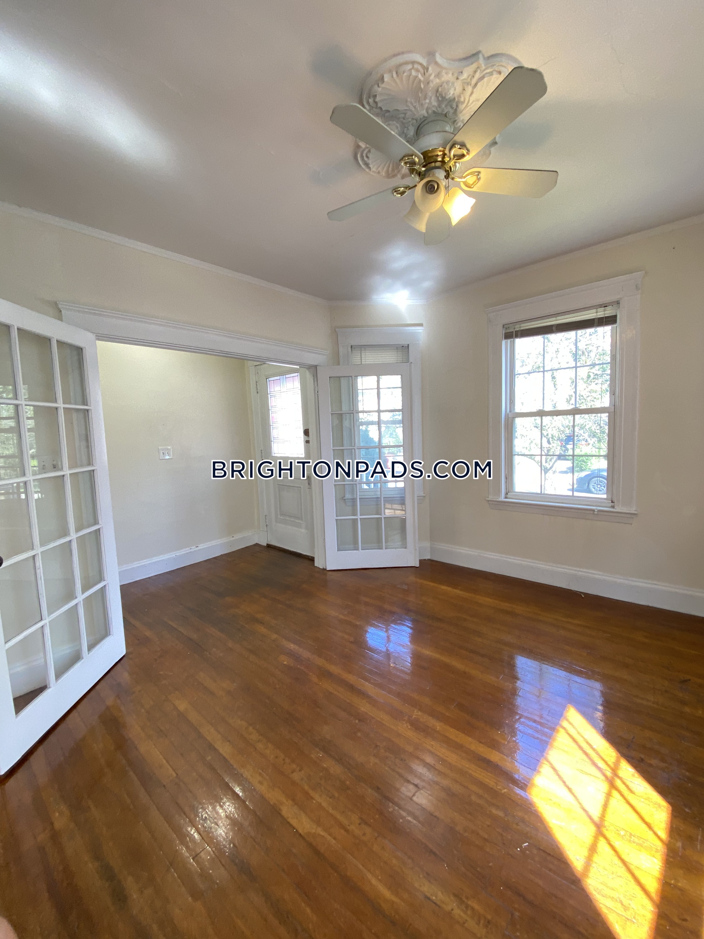 2 bed, 1 bath apartment for rent at 44 Fairbanks St Unit 1, Brighton — photo 3 of 10