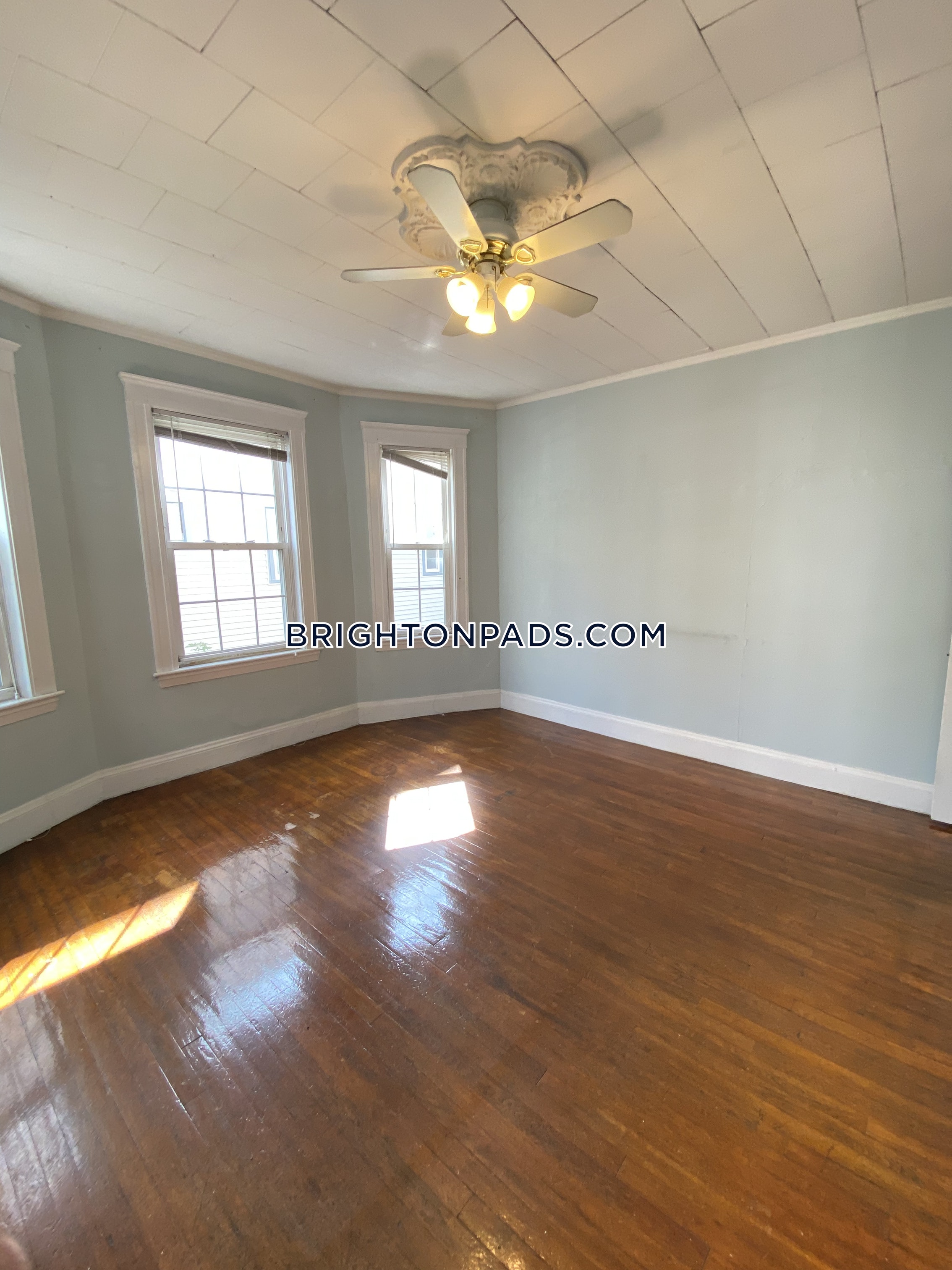2 bed, 1 bath apartment for rent at 44 Fairbanks St Unit 1, Brighton — photo 6 of 10