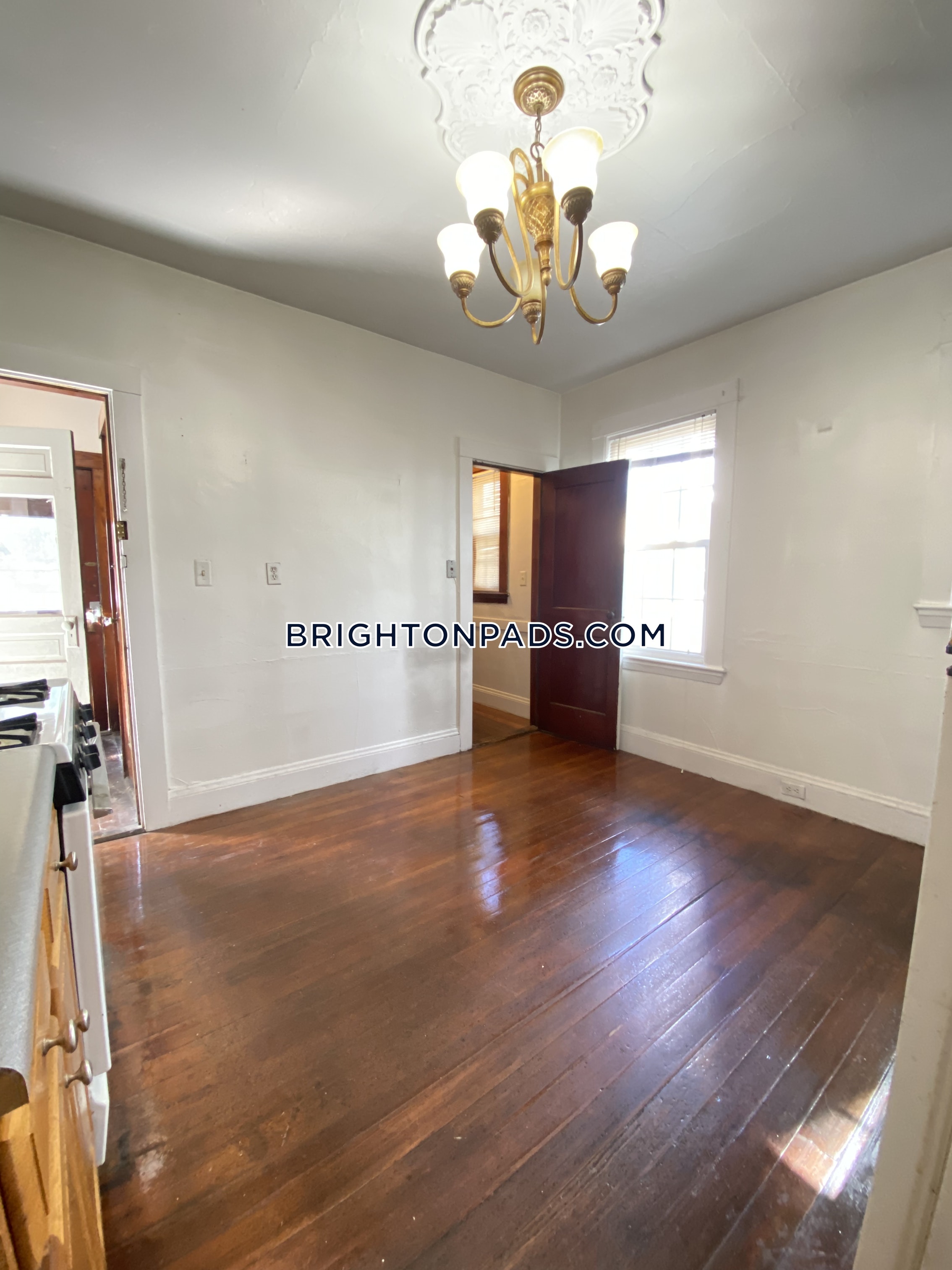 2 bed, 1 bath apartment for rent at 44 Fairbanks St Unit 1, Brighton — photo 8 of 10