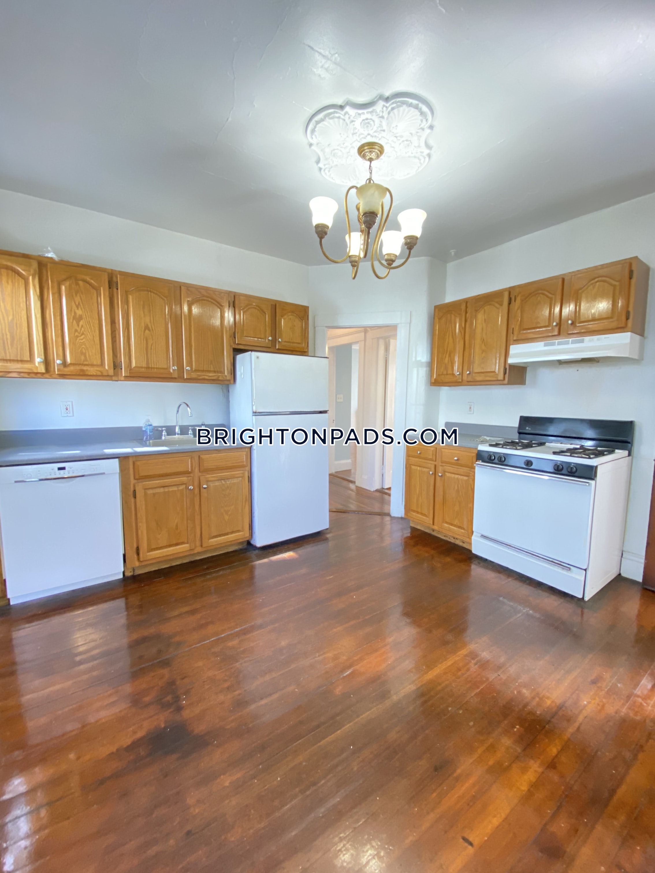 2 bed, 1 bath apartment for rent at 44 Fairbanks St Unit 1, Brighton — photo 9 of 10