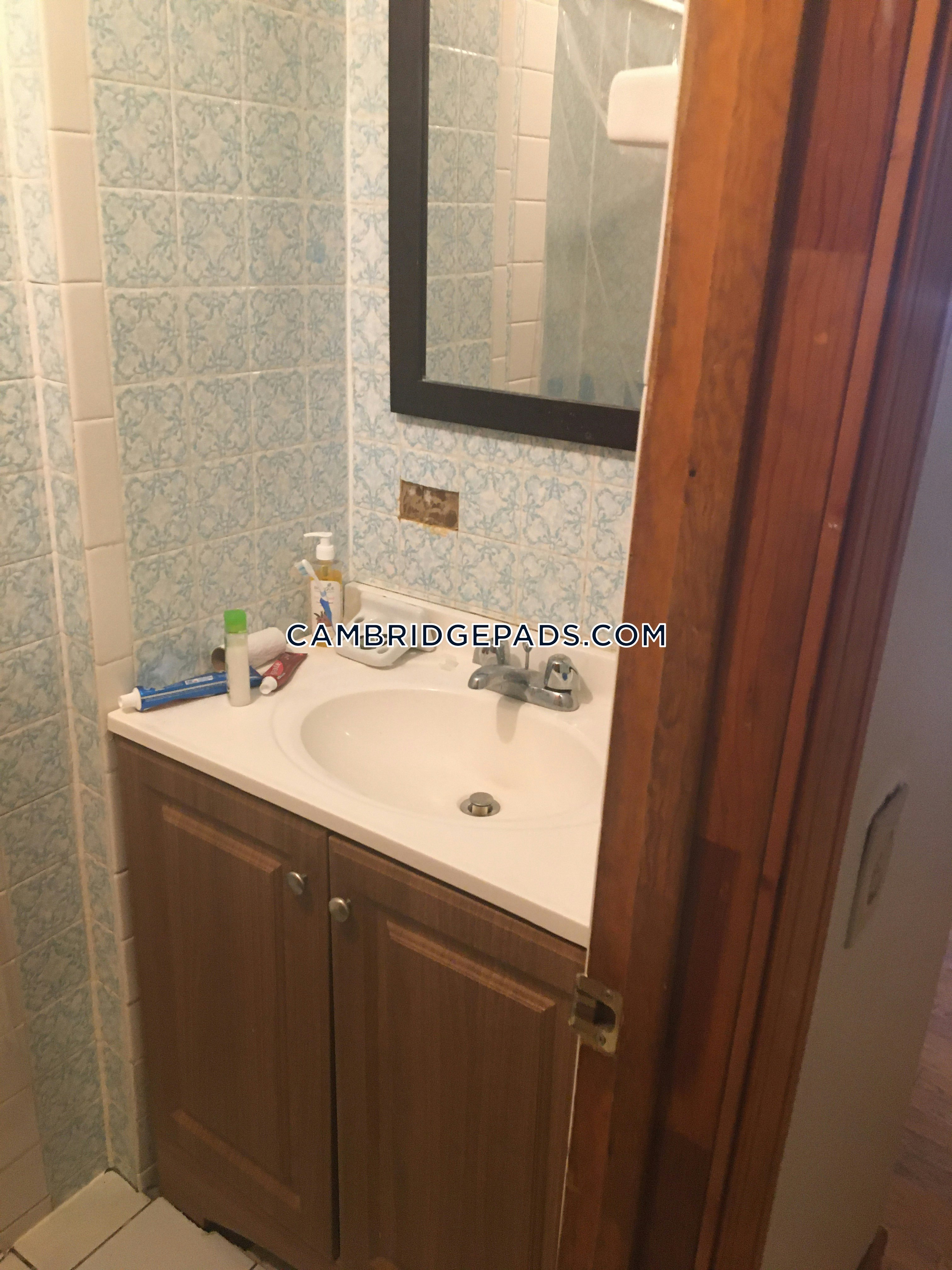 3 bed, 1 bath apartment for rent at 9 Fulkerson St Unit 2, East Cambridge — photo 2 of 6