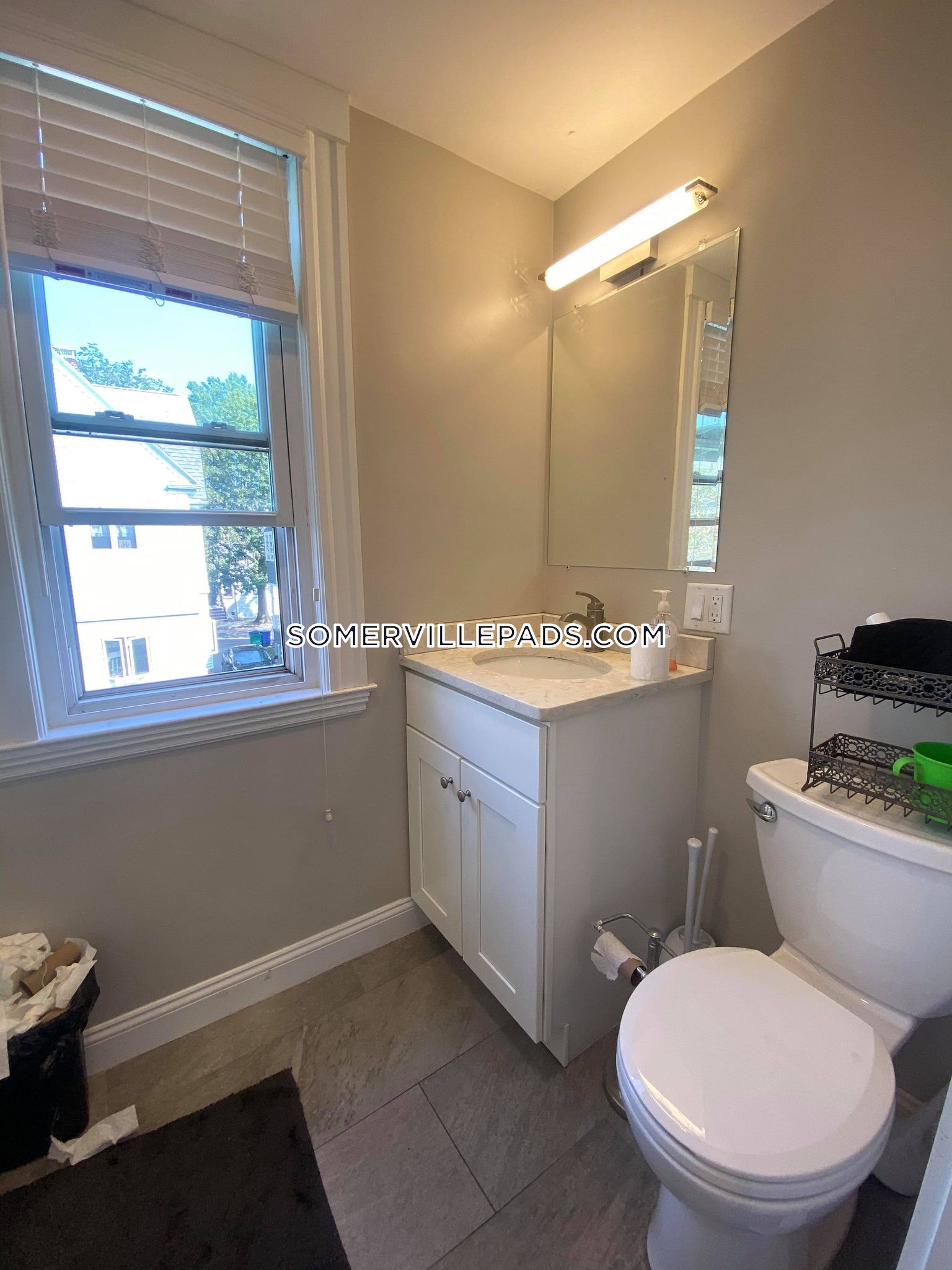 6 bed, 2 bath apartment for rent at 69 Bromfield Rd Unit 2, Davis Square — photo 11 of 12