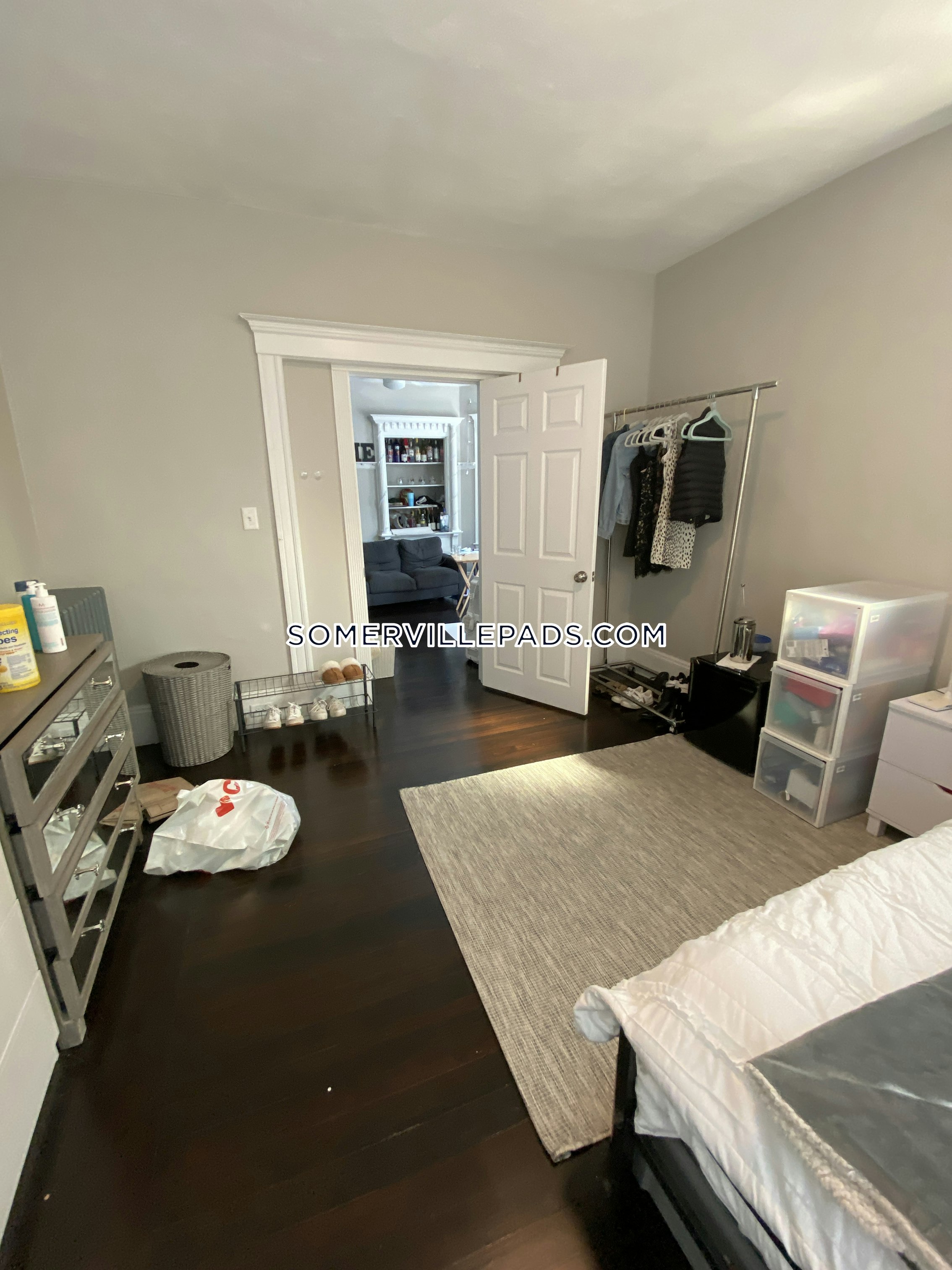 6 bed, 2 bath apartment for rent at 69 Bromfield Rd Unit 2, Davis Square — photo 9 of 12