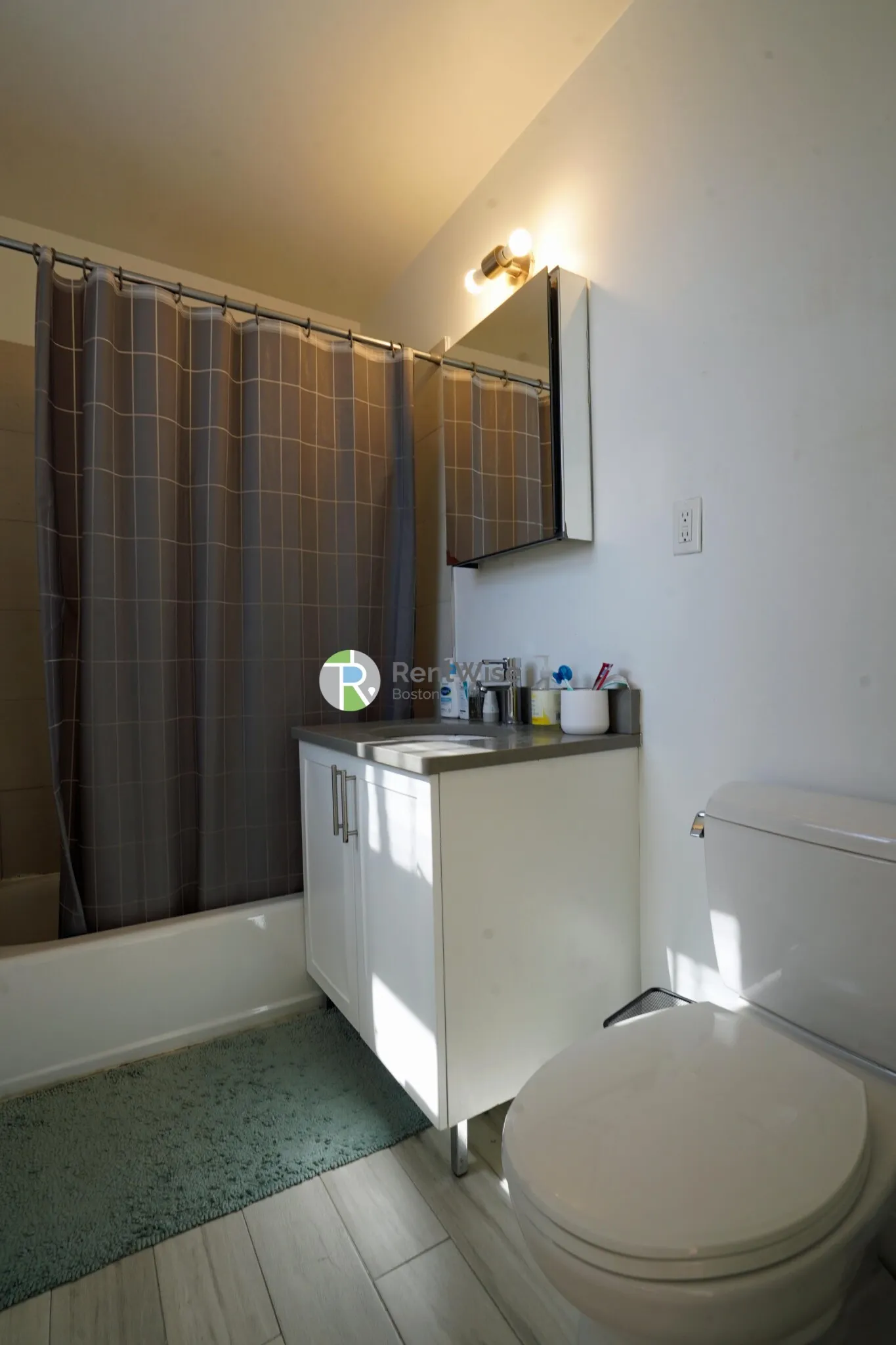 525 Massachusetts Ave, Roxbury