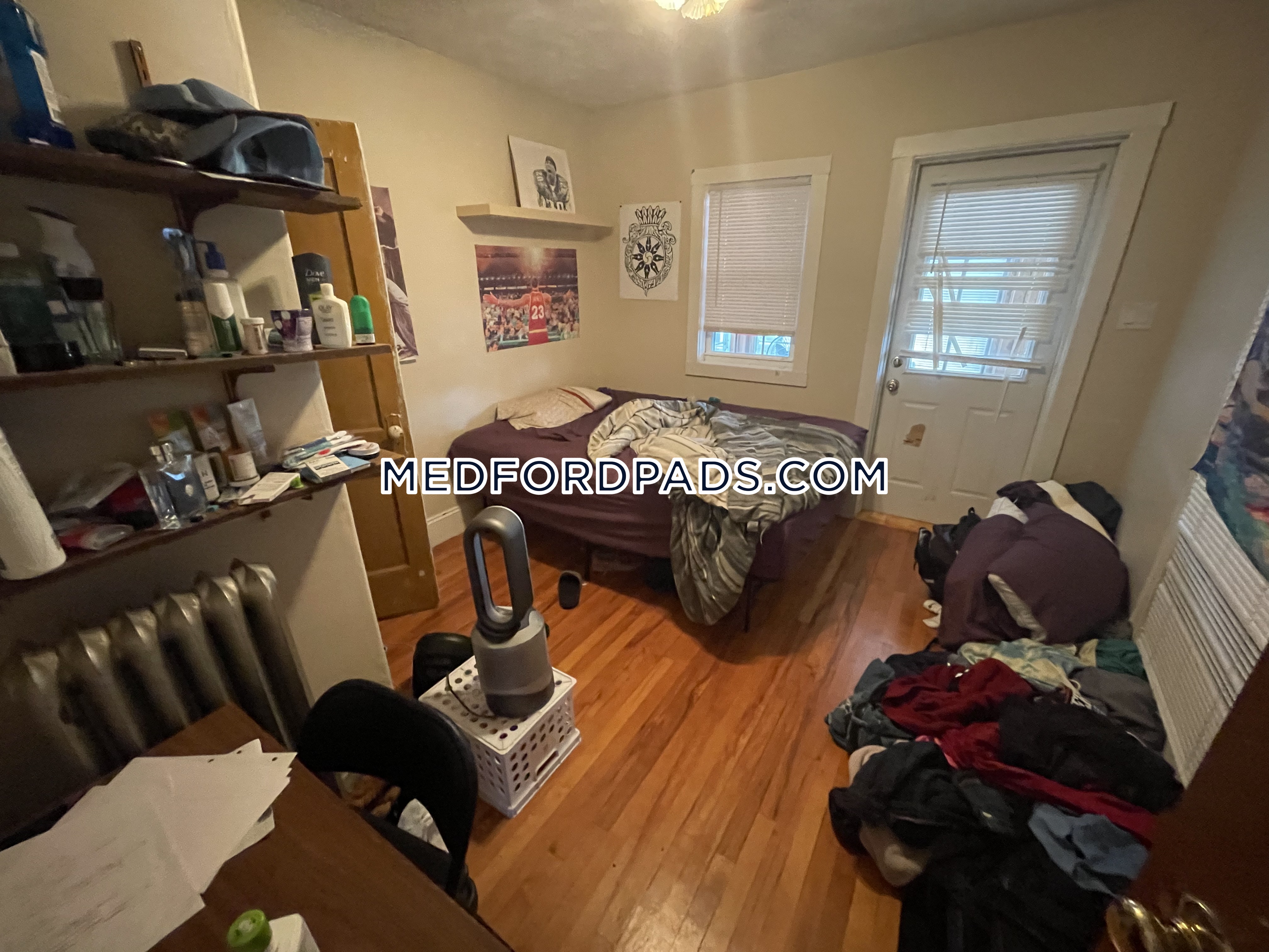 4 bed, 1 bath apartment for rent at 89 Hillsdale Rd Unit 2, Medford — photo 4 of 14
